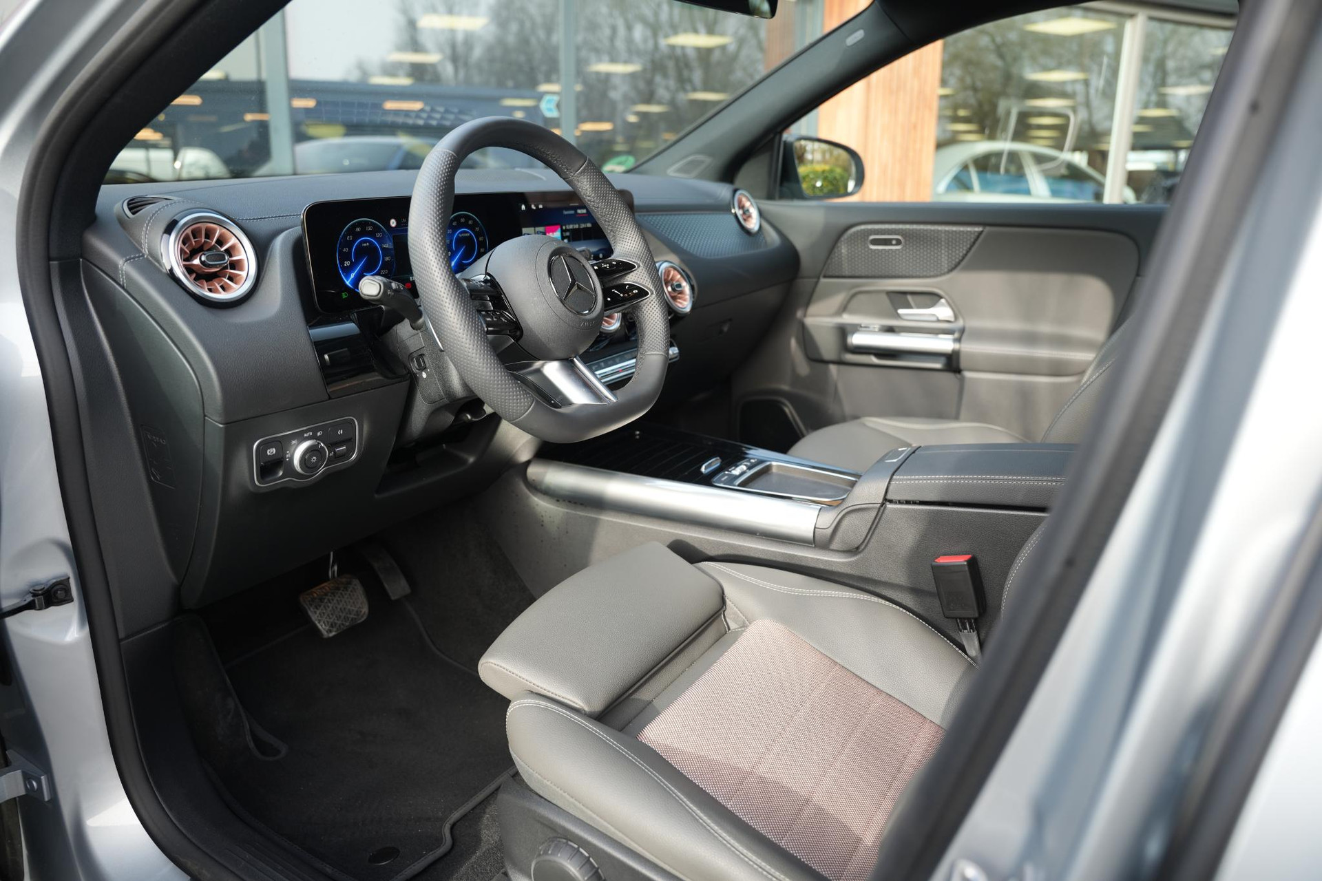 Mercedes-Benz EQA 250+ Business Solution 71 kWh 2025  16