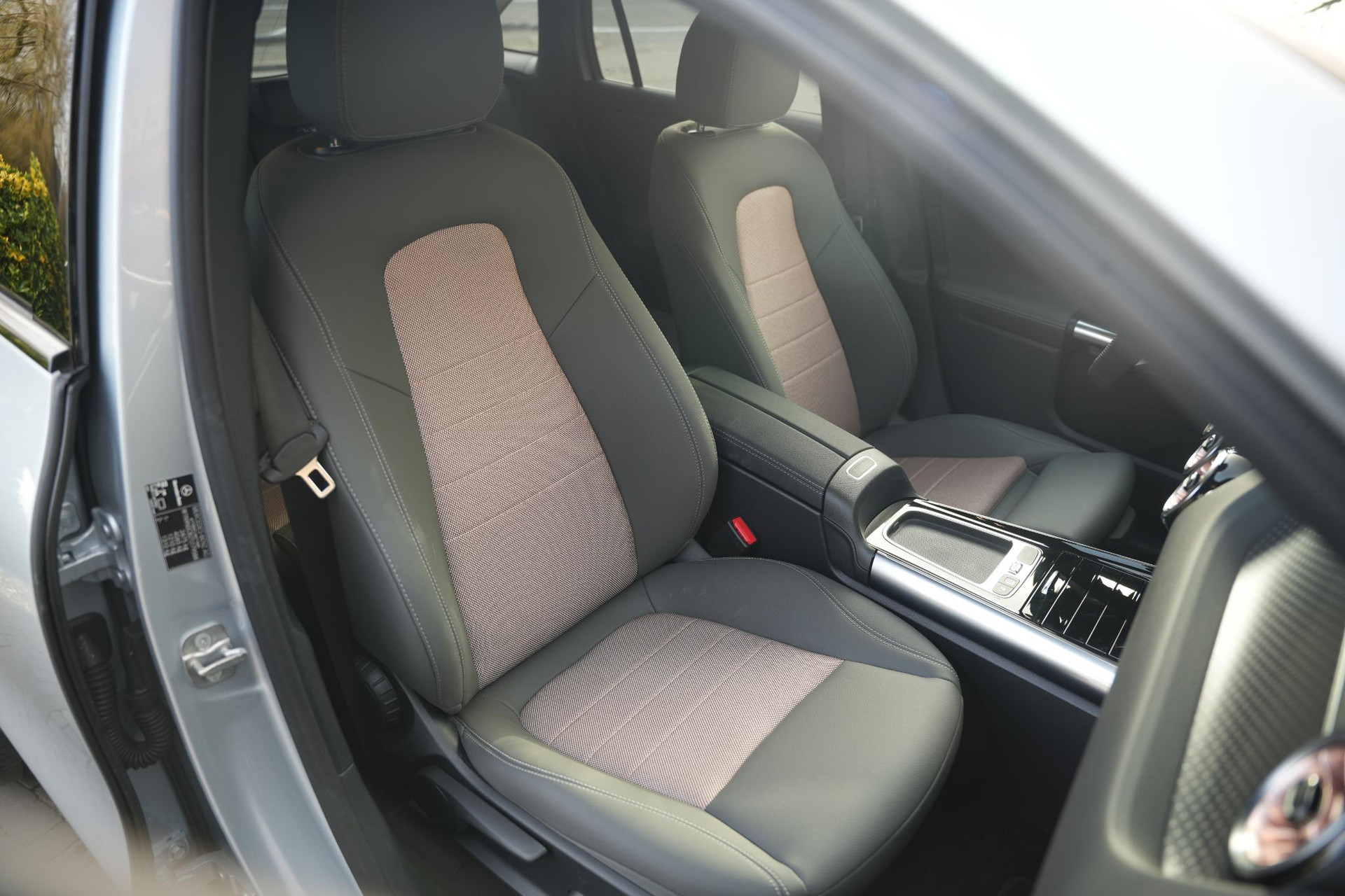 Mercedes-Benz EQA 250+ Business Solution 71 kWh 2025  19