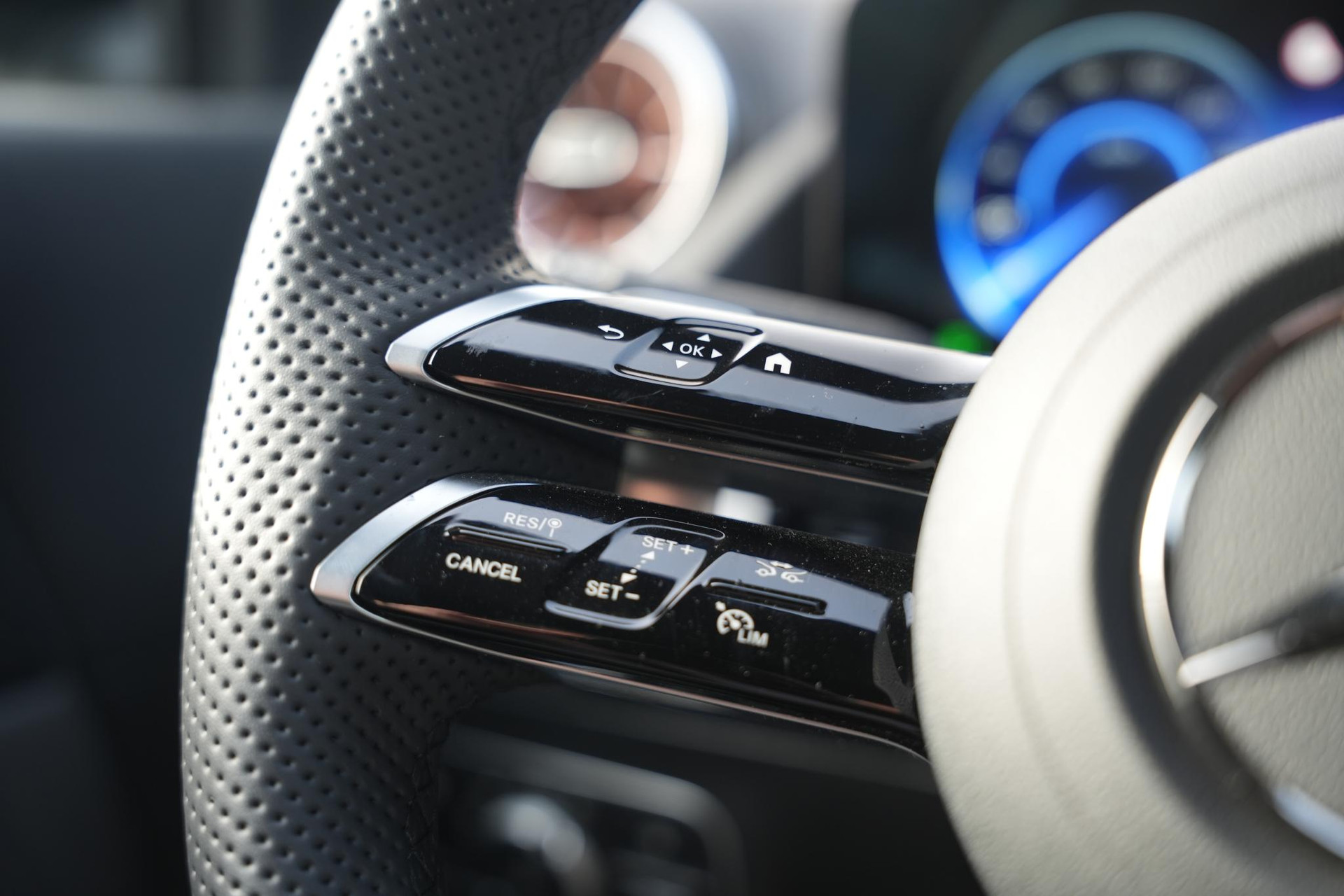 Mercedes-Benz EQA 250+ Business Solution 71 kWh 2025  30