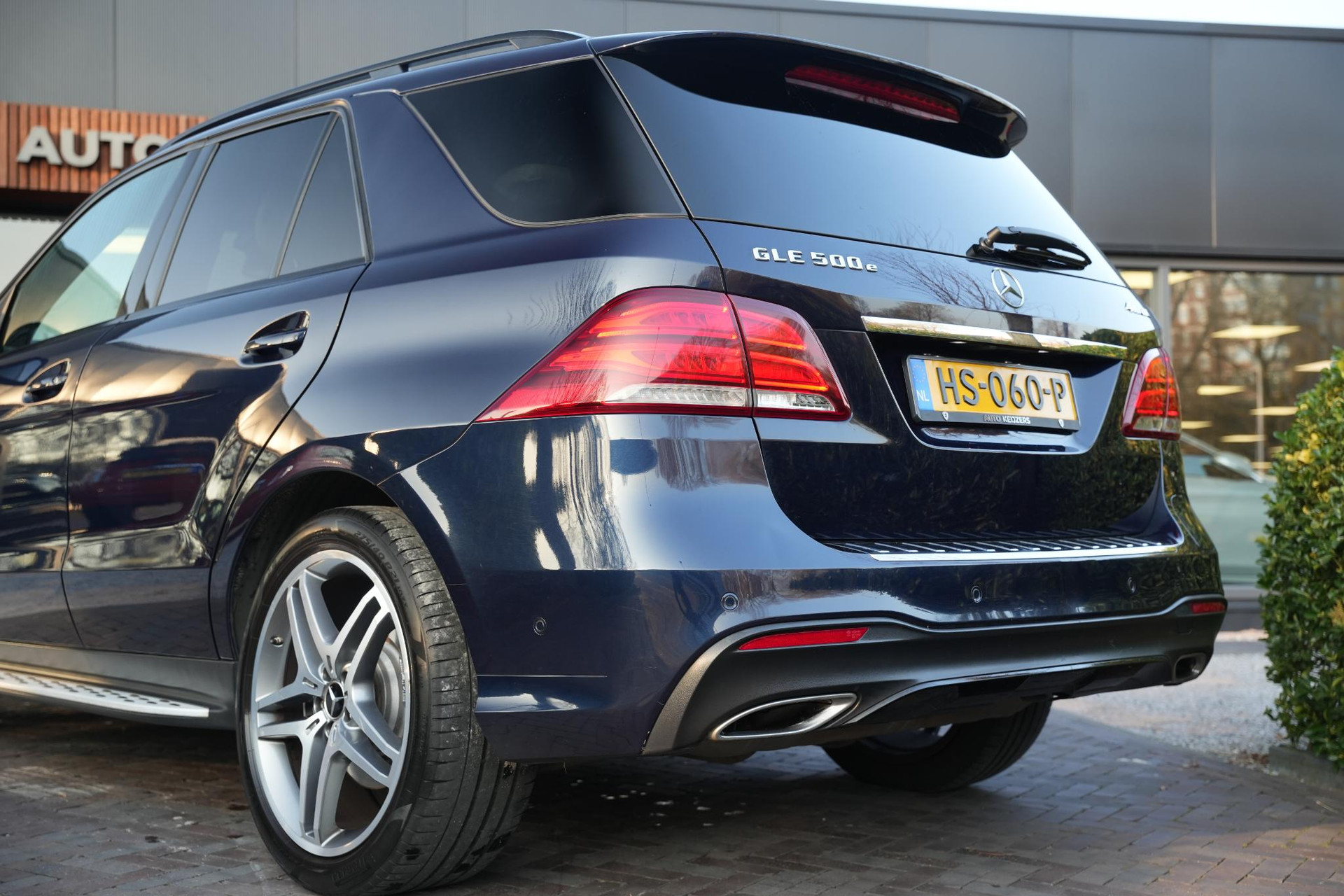 Mercedes-Benz GLE 500 e 4MATIC 2015 CAVANSITE BLUE METALLIC FINISH (890U) 13