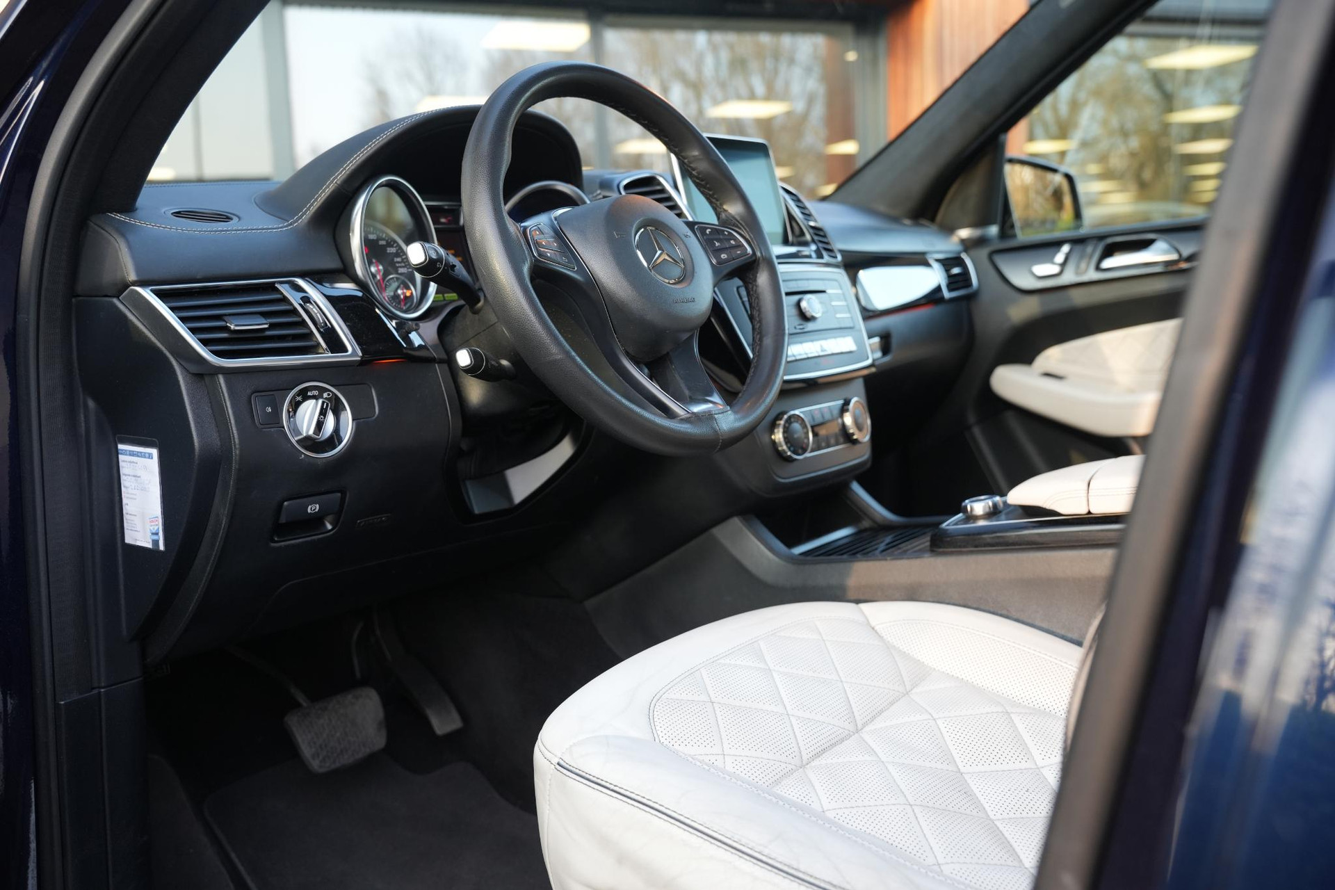 Mercedes-Benz GLE 500 e 4MATIC 2015 CAVANSITE BLUE METALLIC FINISH (890U) 17