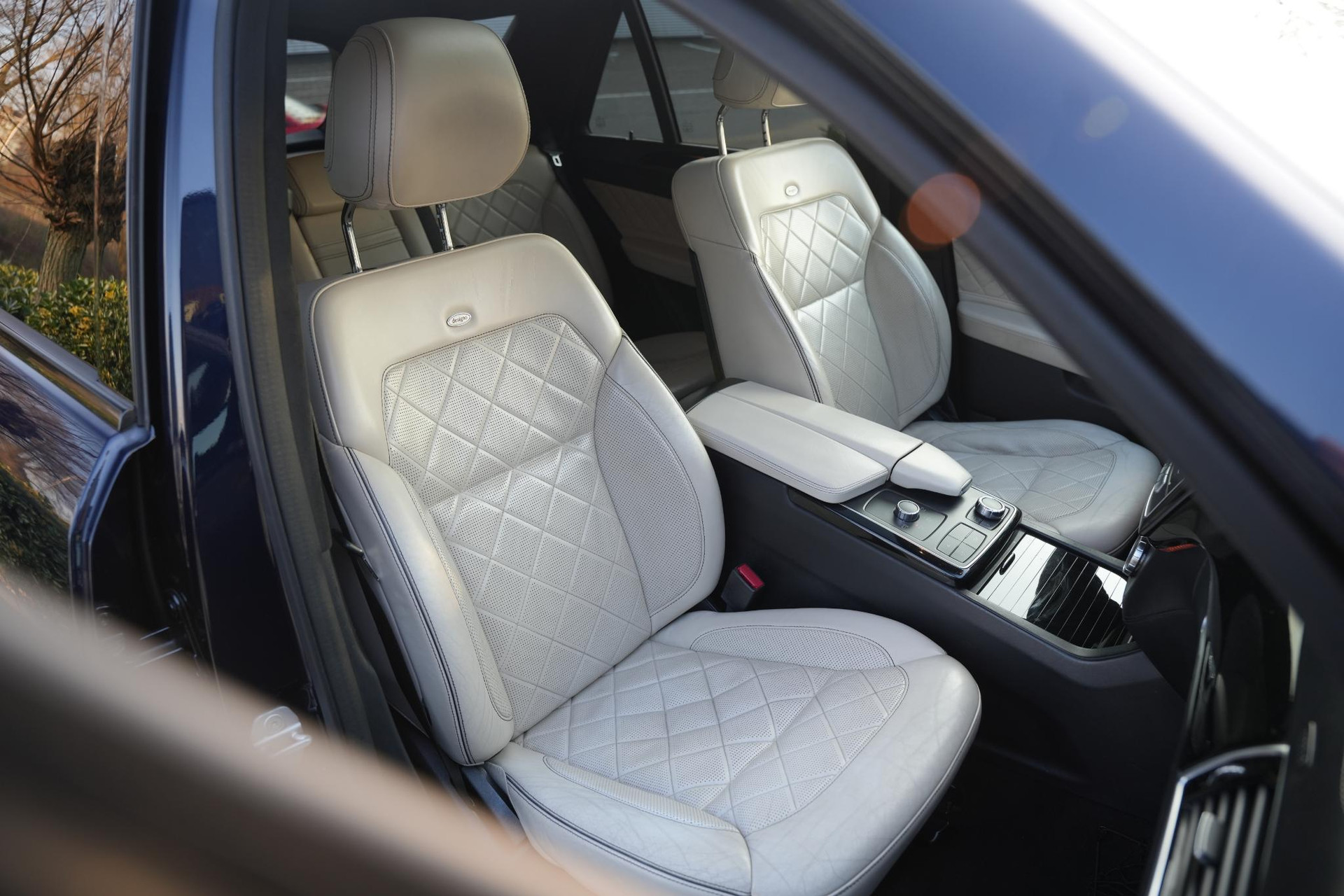 Mercedes-Benz GLE 500 e 4MATIC 2015 CAVANSITE BLUE METALLIC FINISH (890U) 18