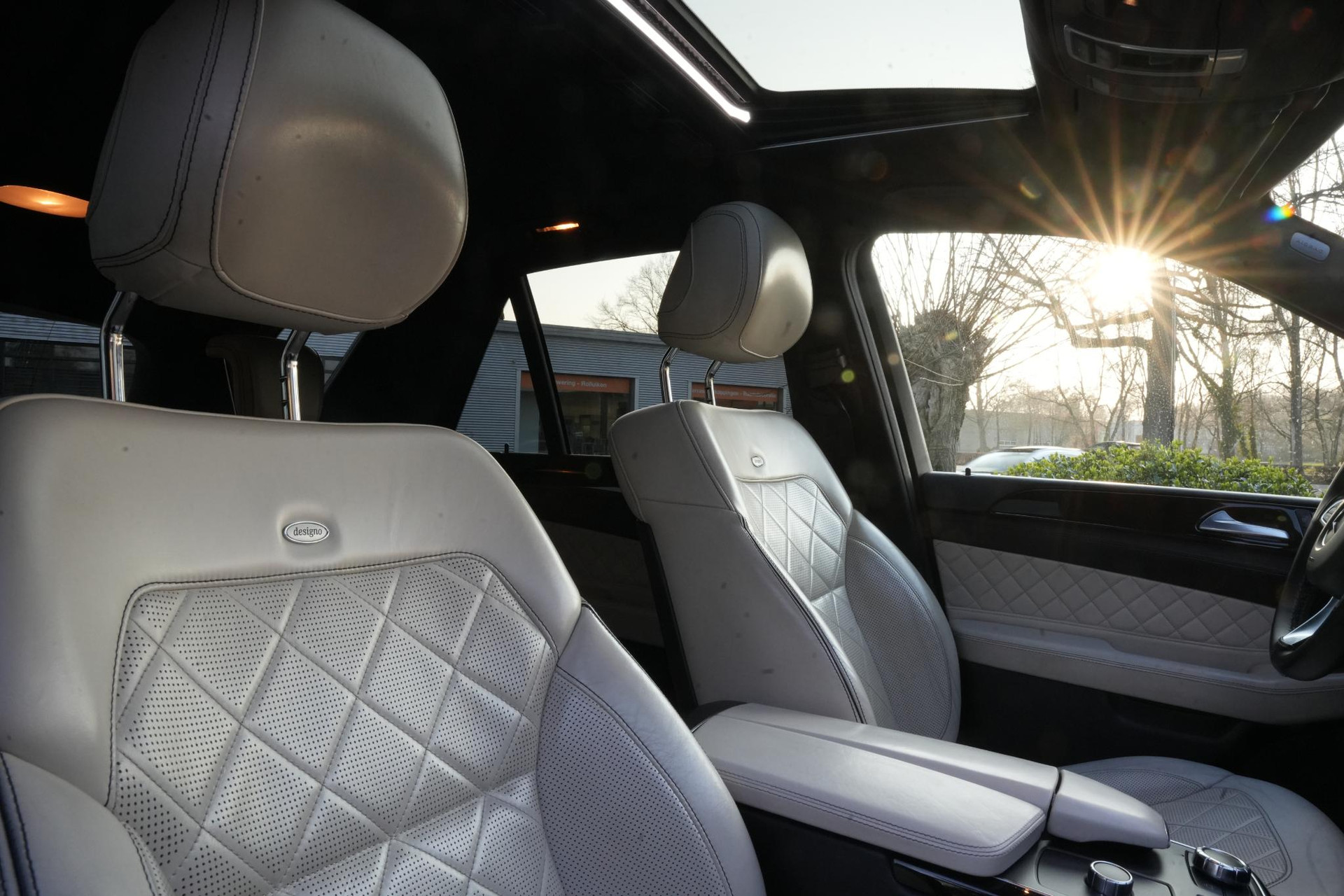 Mercedes-Benz GLE 500 e 4MATIC 2015 CAVANSITE BLUE METALLIC FINISH (890U) 24