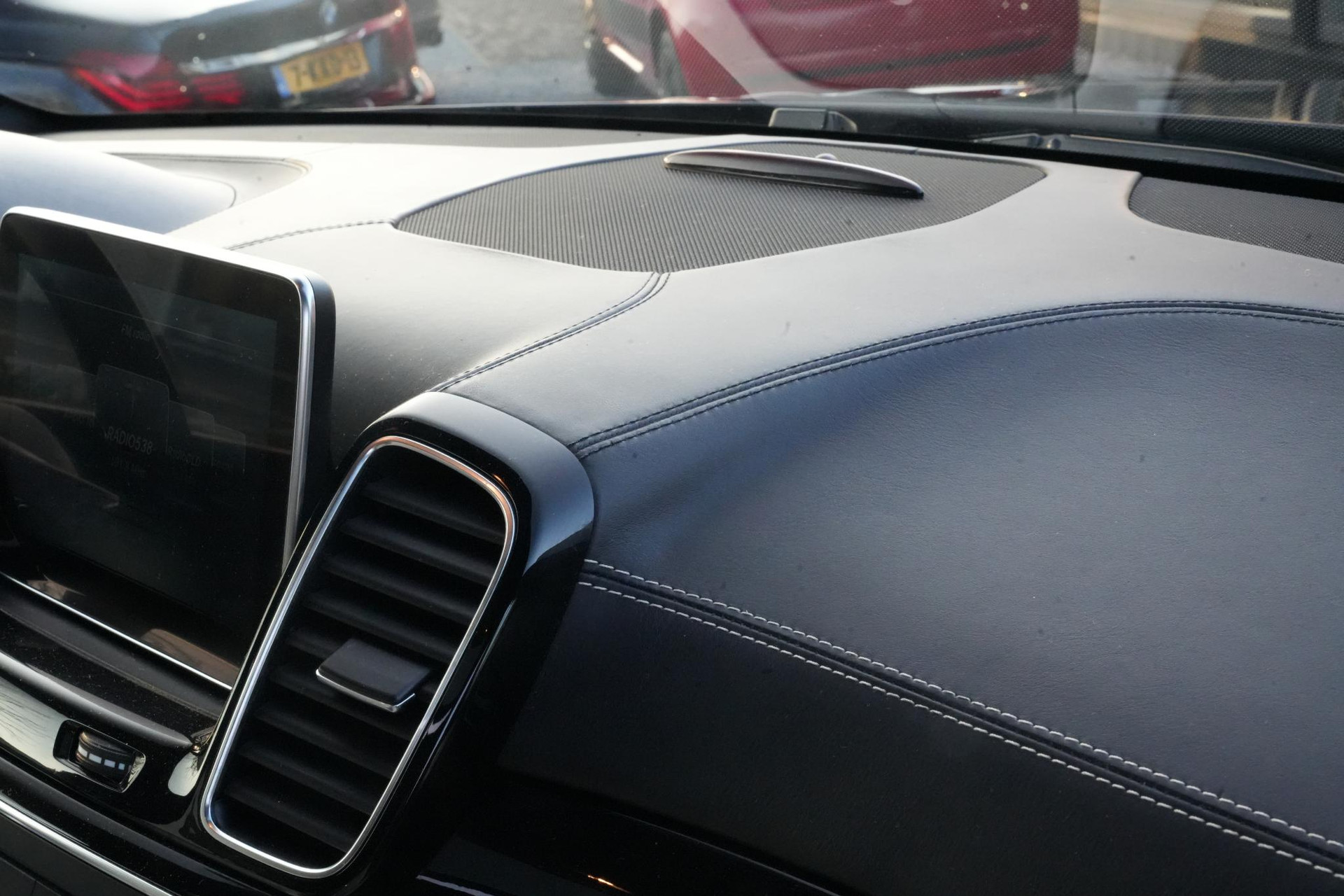 Mercedes-Benz GLE 500 e 4MATIC 2015 CAVANSITE BLUE METALLIC FINISH (890U) 25