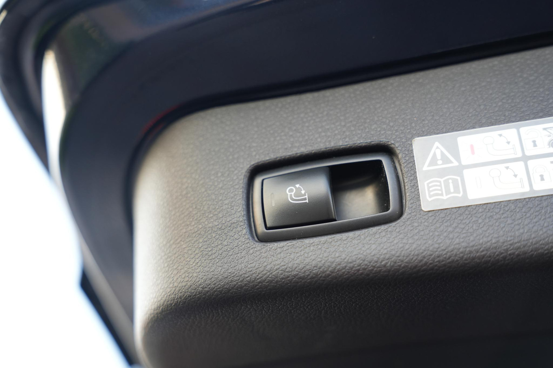 Mercedes-Benz GLE 500 e 4MATIC 2015 CAVANSITE BLUE METALLIC FINISH (890U) 47