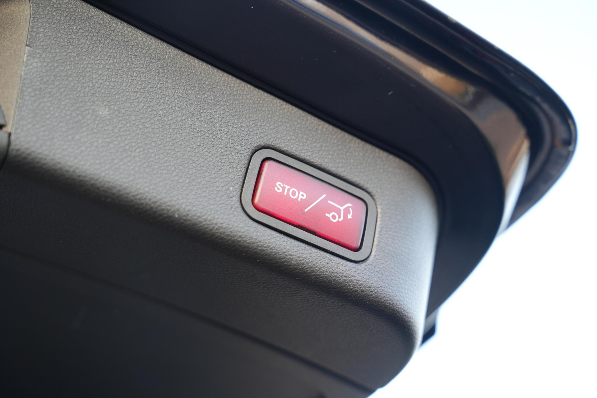 Mercedes-Benz GLE 500 e 4MATIC 2015 CAVANSITE BLUE METALLIC FINISH (890U) 48