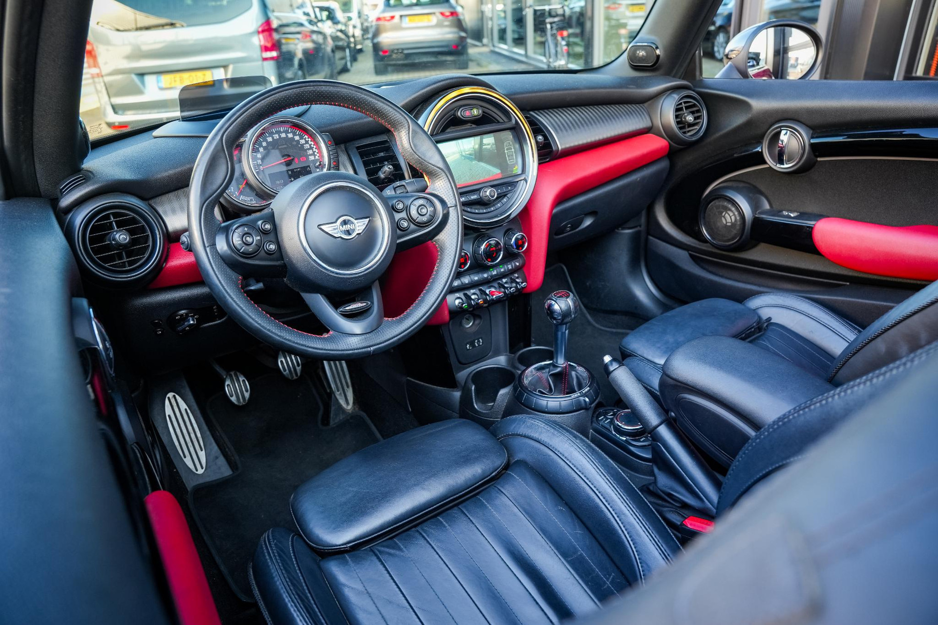 MINI Cabrio 2.0 John Cooper Works Chili 2016 Chili red 2