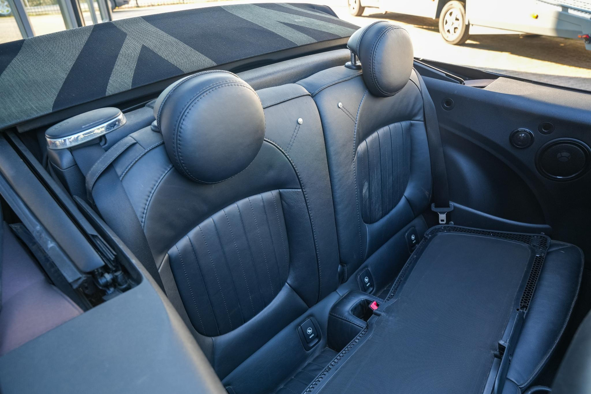 MINI Cabrio 2.0 John Cooper Works Chili 2016 Chili red 24