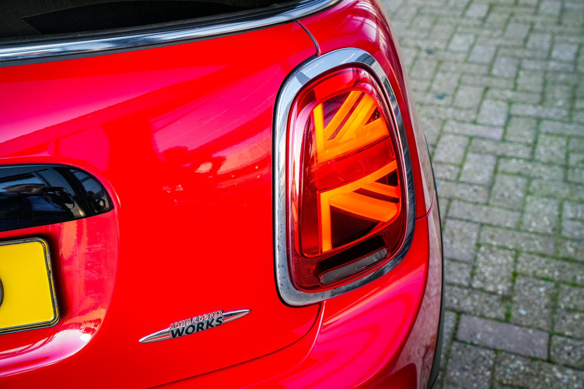 MINI Cabrio 2.0 John Cooper Works Chili 2016 Chili red 26