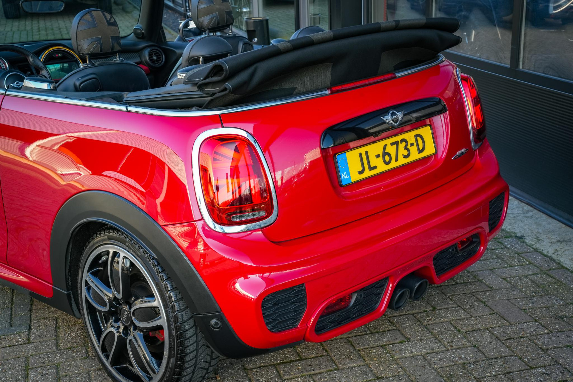 MINI Cabrio 2.0 John Cooper Works Chili 2016 Chili red 27