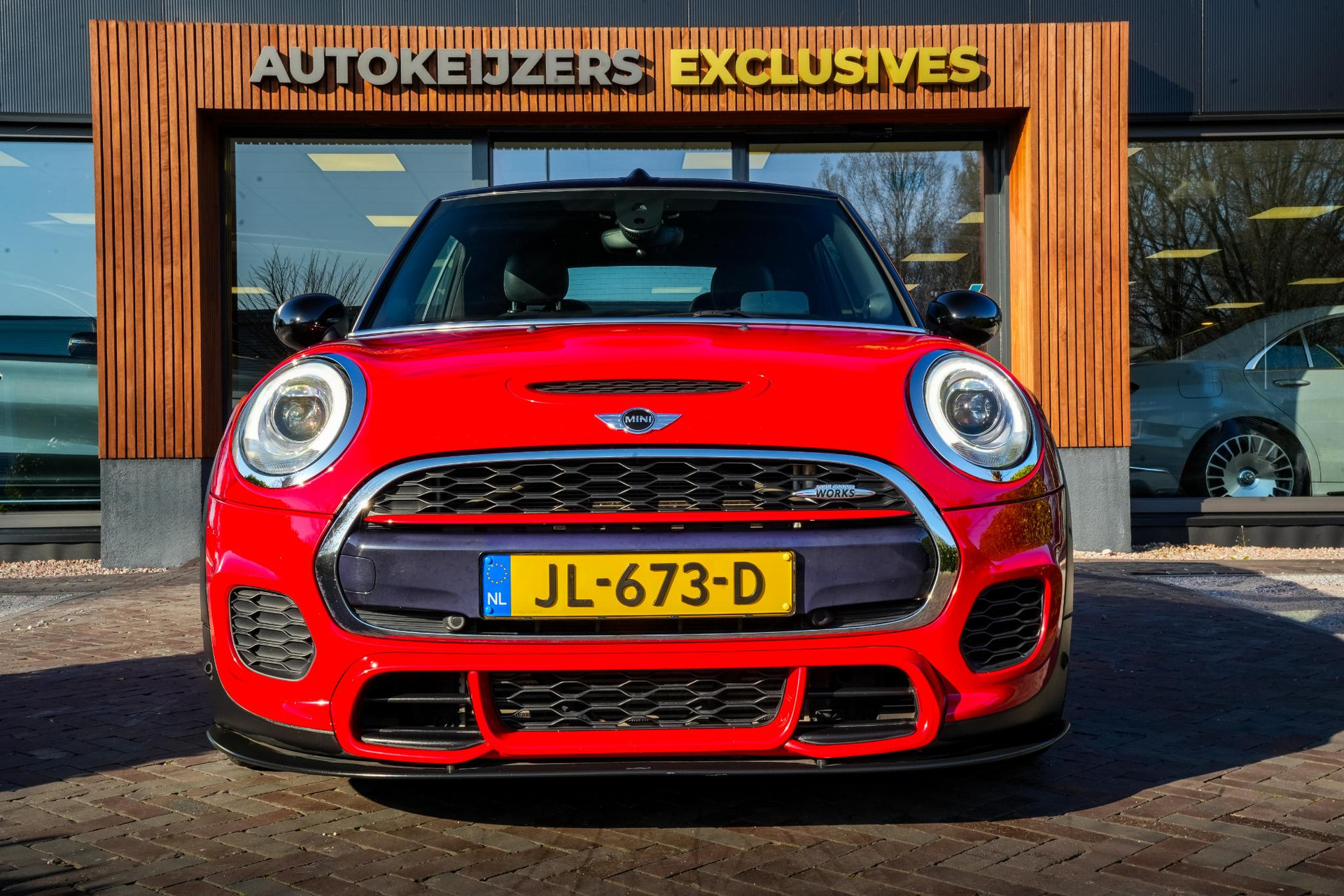 MINI Cabrio 2.0 John Cooper Works Chili 2016 Chili red 3