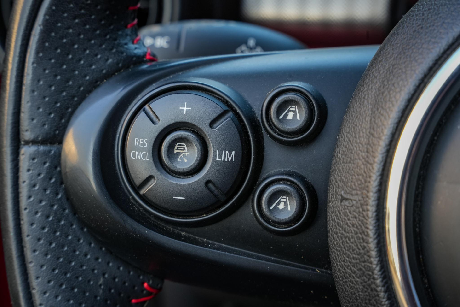 MINI Cabrio 2.0 John Cooper Works Chili 2016 Chili red 32