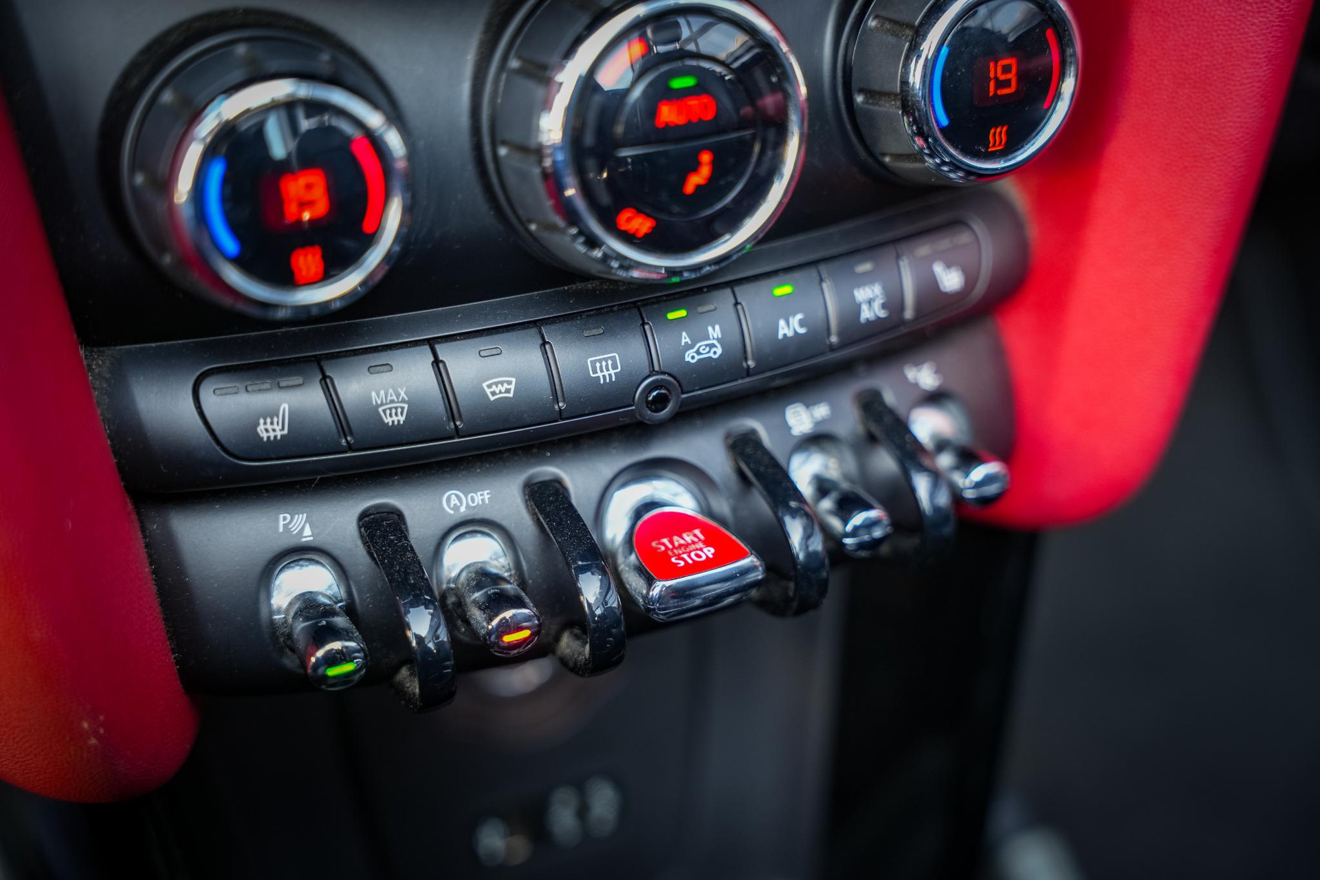 MINI Cabrio 2.0 John Cooper Works Chili 2016 Chili red 42