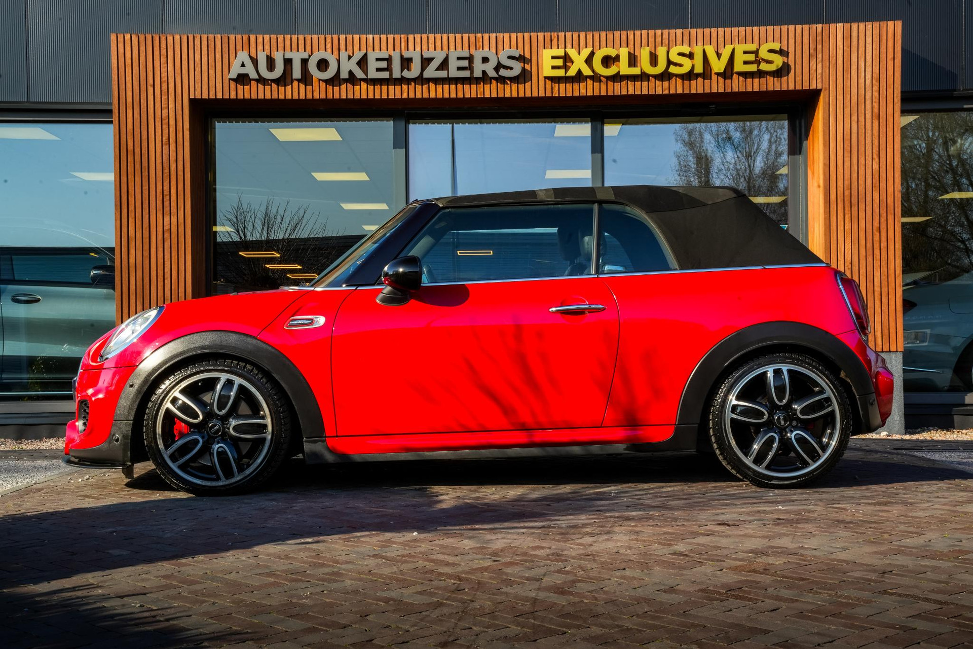 MINI Cabrio 2.0 John Cooper Works Chili 2016 Chili red 7