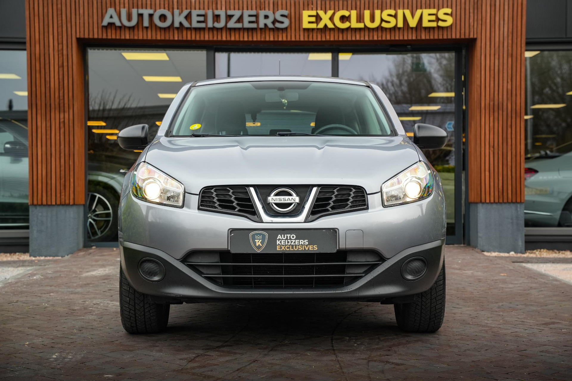 Nissan QASHQAI 1.6 2WD Acenta 2010 grijs 2