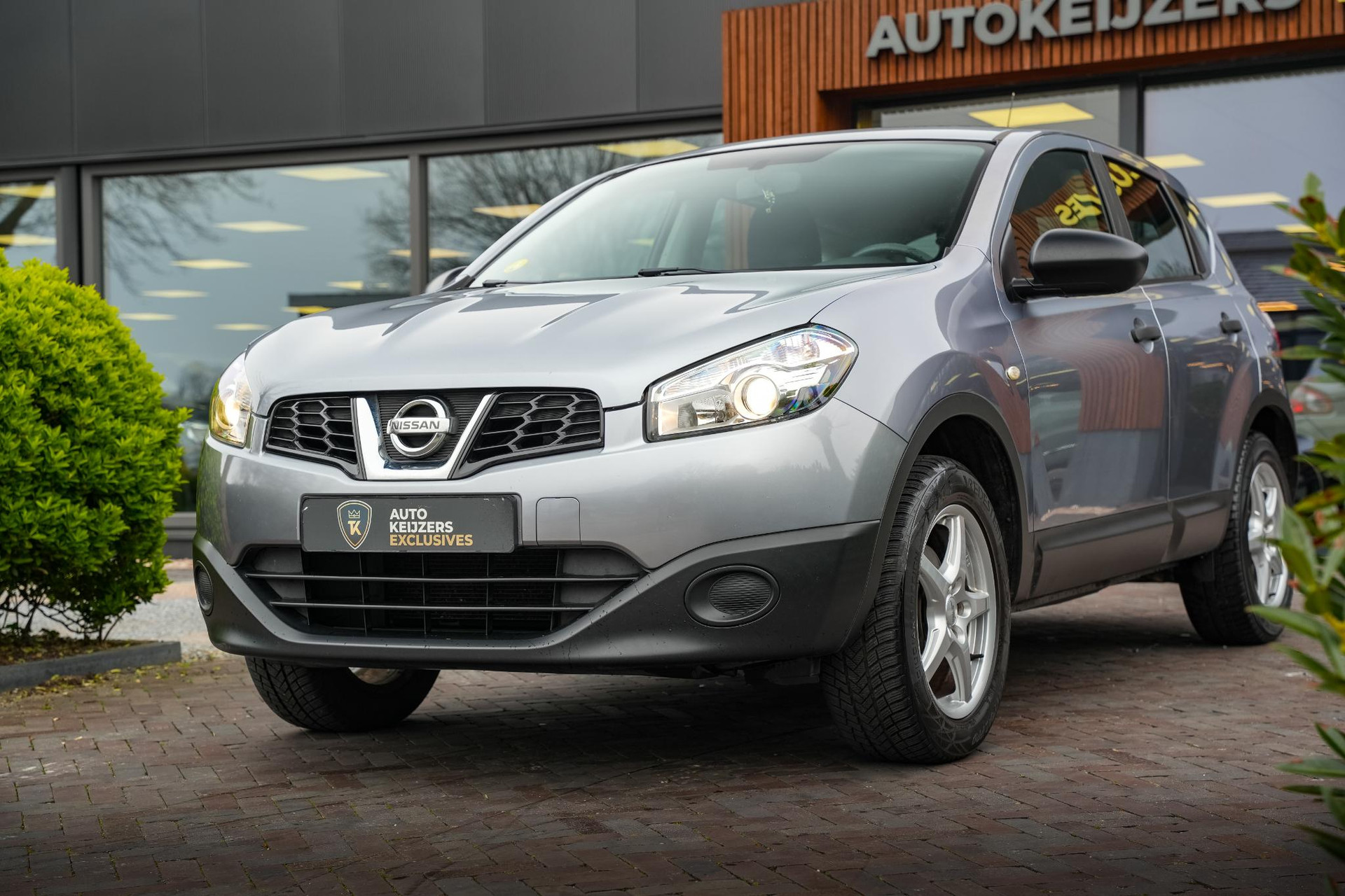 Nissan QASHQAI 1.6 2WD Acenta 2010 grijs 3