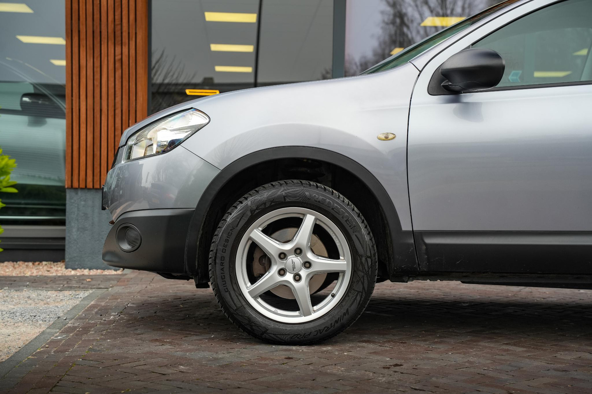 Nissan QASHQAI 1.6 2WD Acenta 2010 grijs 5