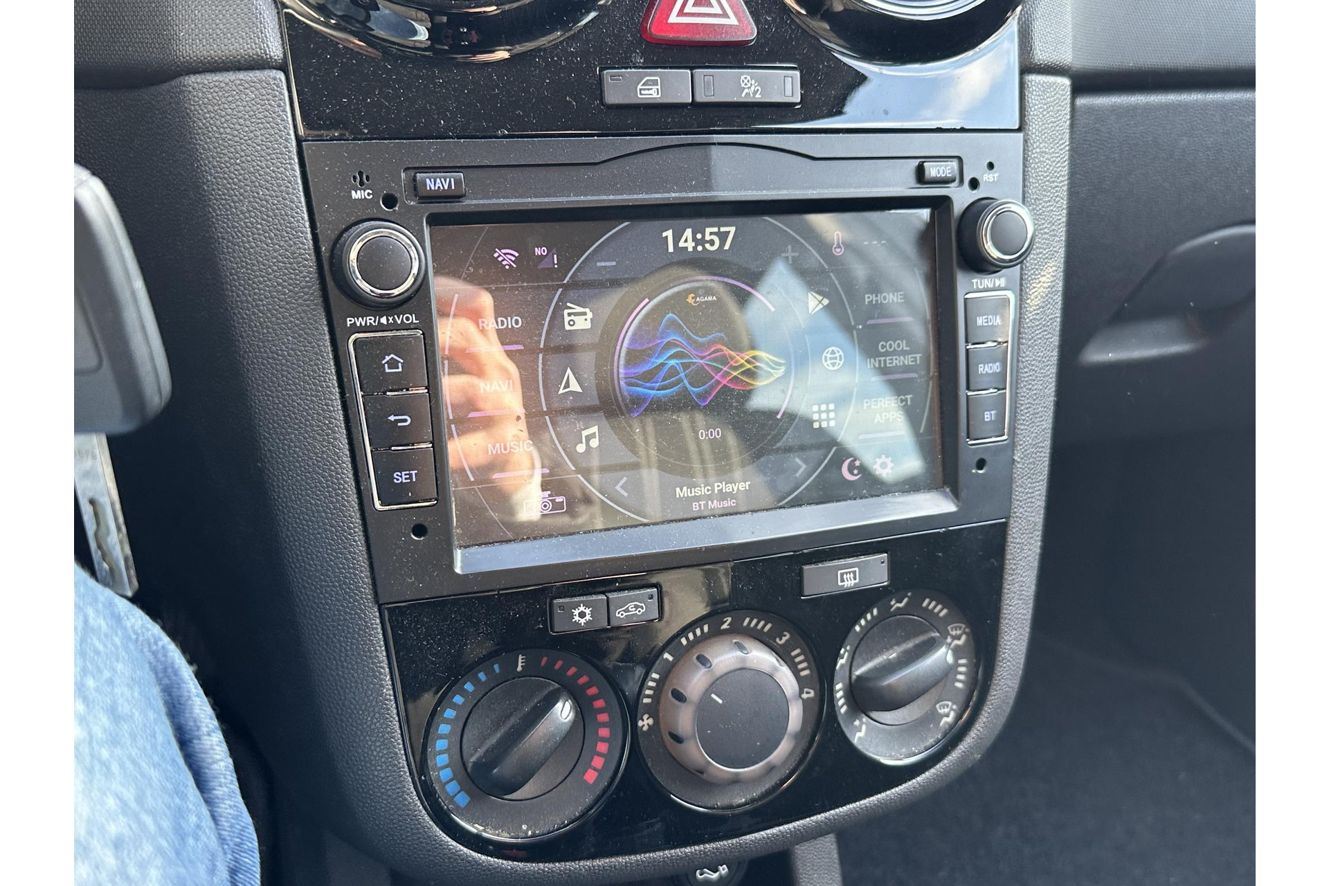 Opel Corsa 1.4-16V Cosmo 2010 Technical grey (GAL) 11