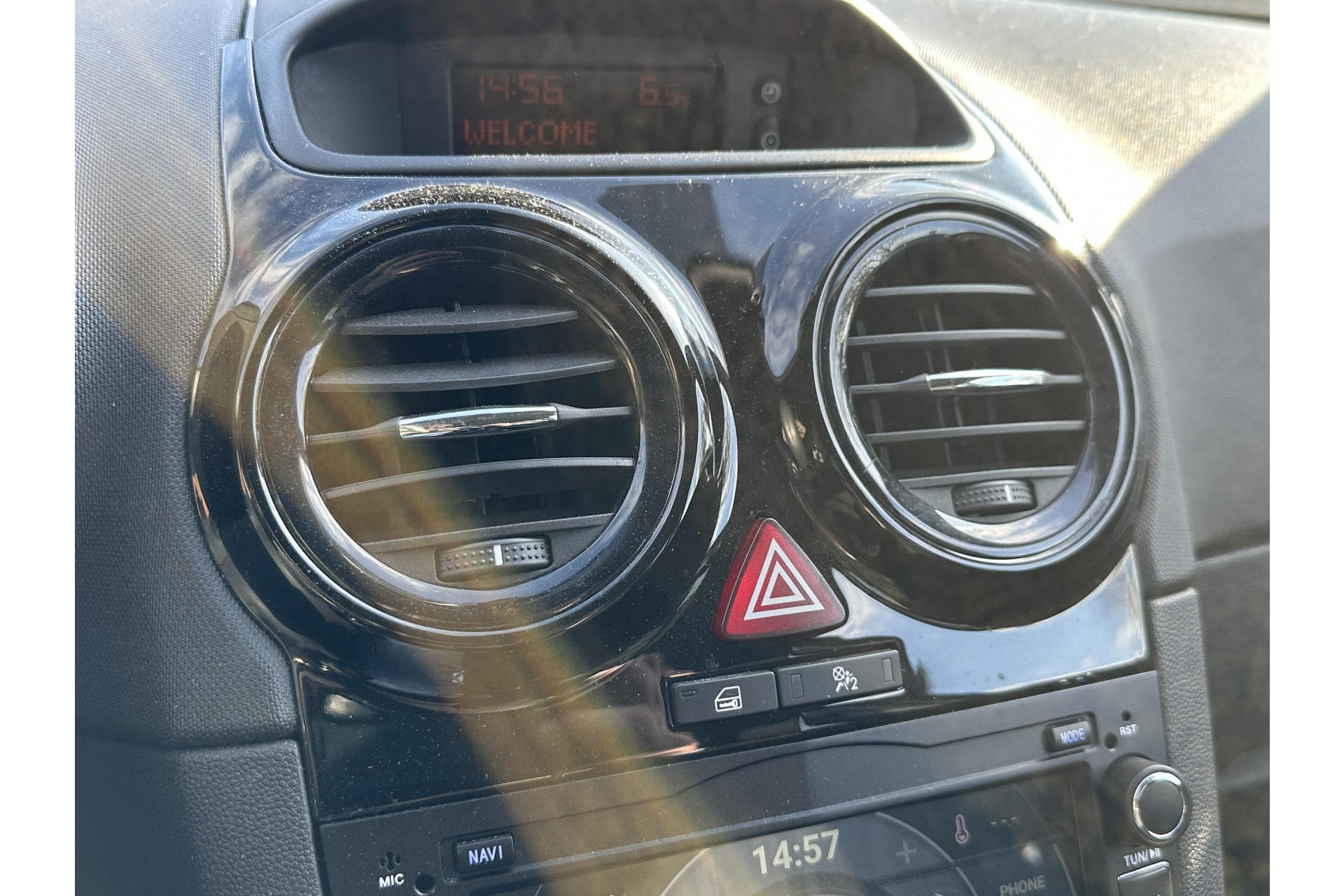 Opel Corsa 1.4-16V Cosmo 2010 Technical grey (GAL) 12