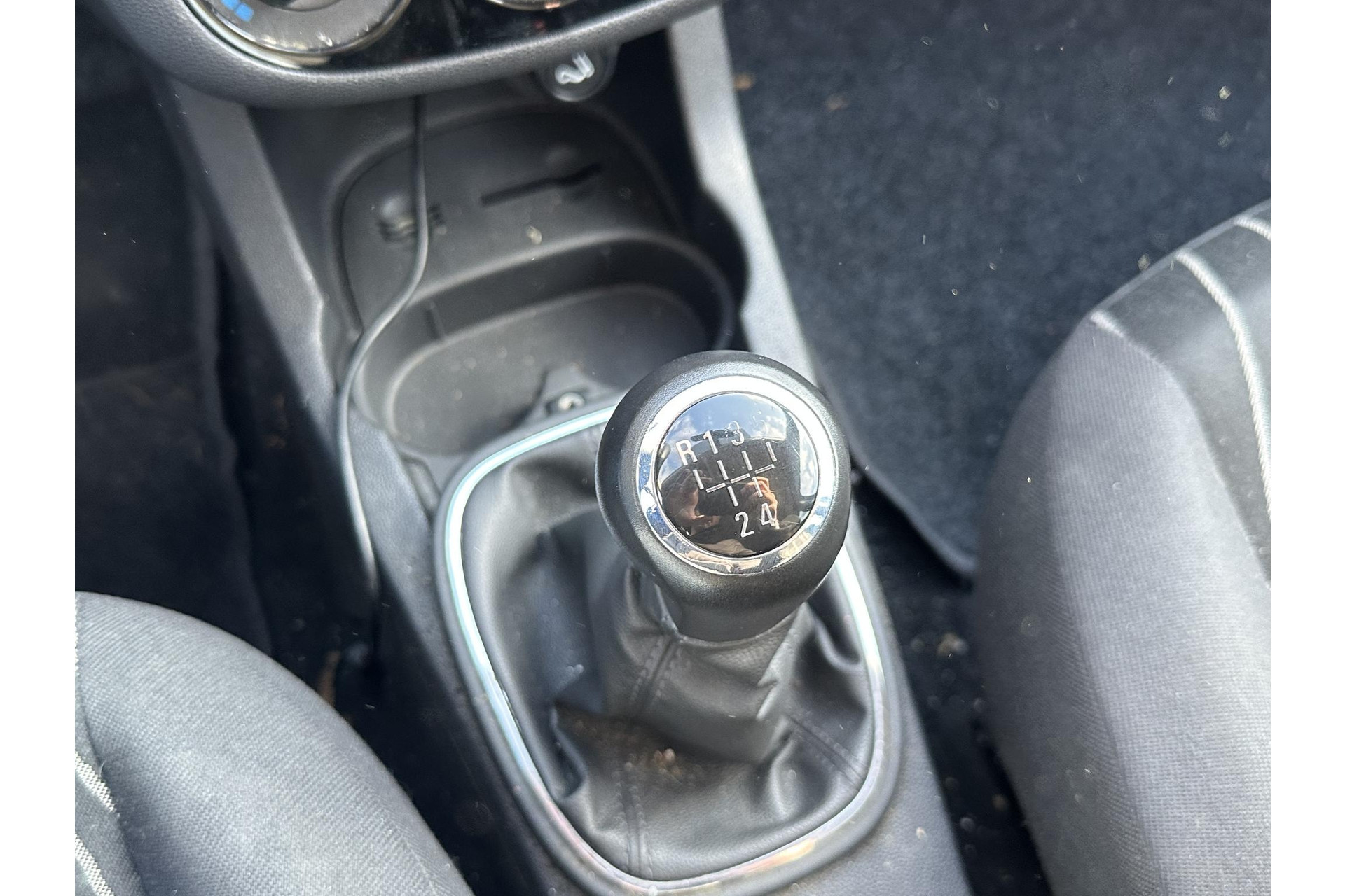 Opel Corsa 1.4-16V Cosmo 2010 Technical grey (GAL) 16