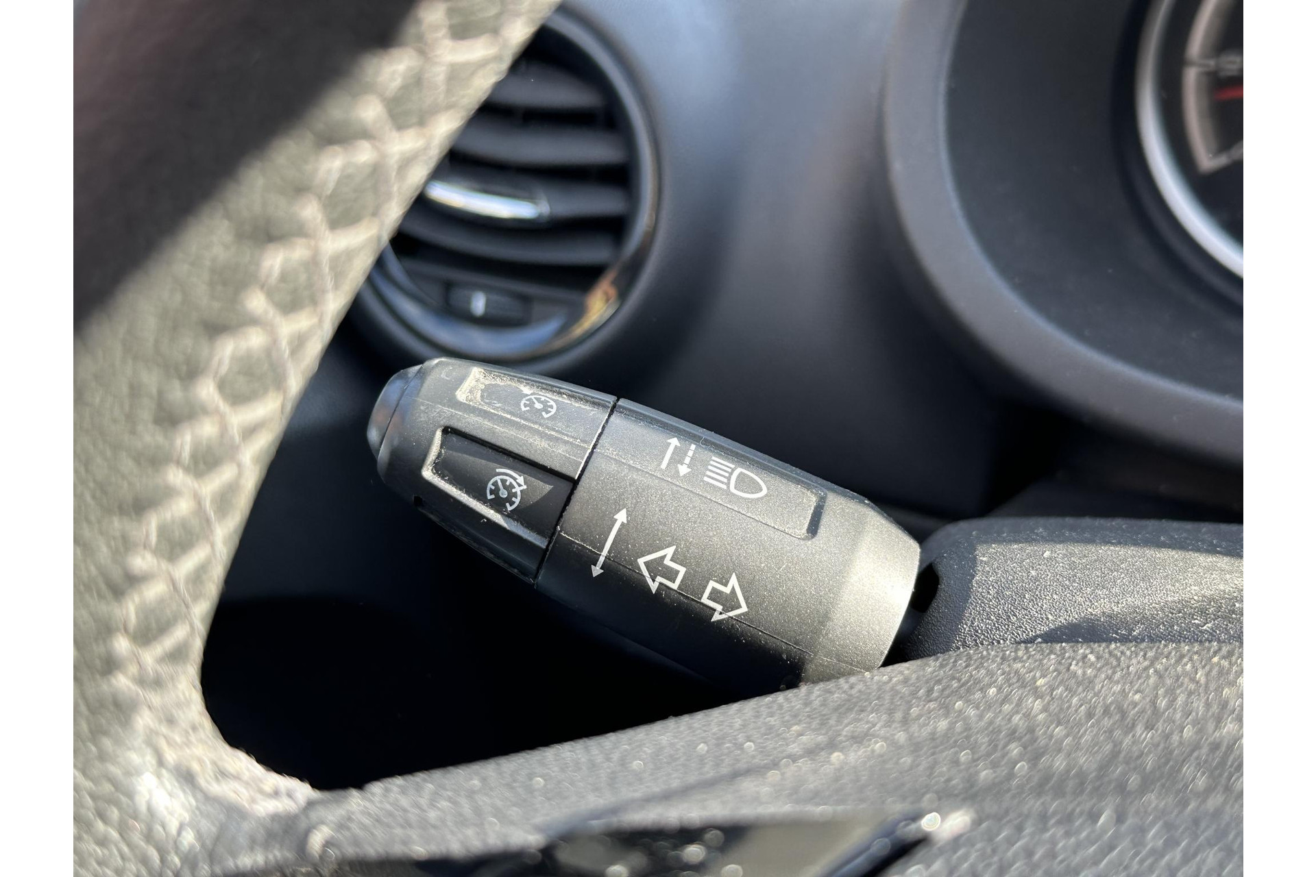 Opel Corsa 1.4-16V Cosmo 2010 Technical grey (GAL) 19