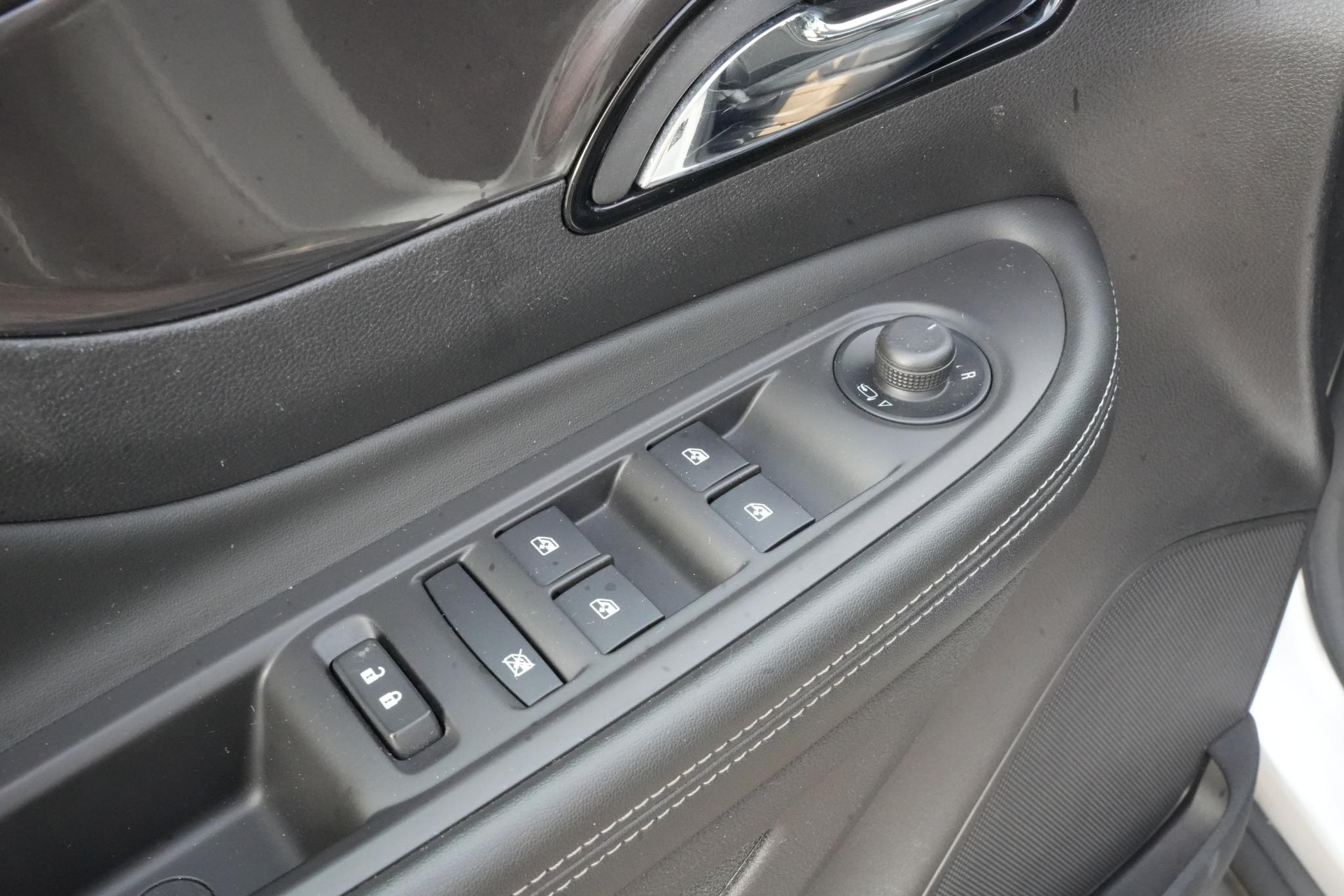 Opel Mokka X 1.4 Turbo Innovation 2018 Soveriegn silver (GAN) 12