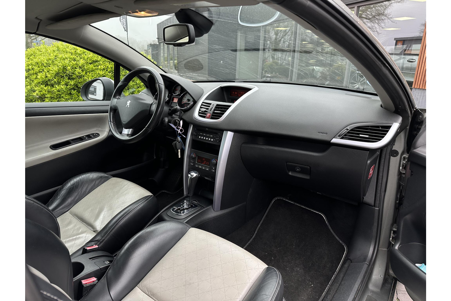 Peugeot 207 CC 1.6 VTi Roland Garros 2008  15