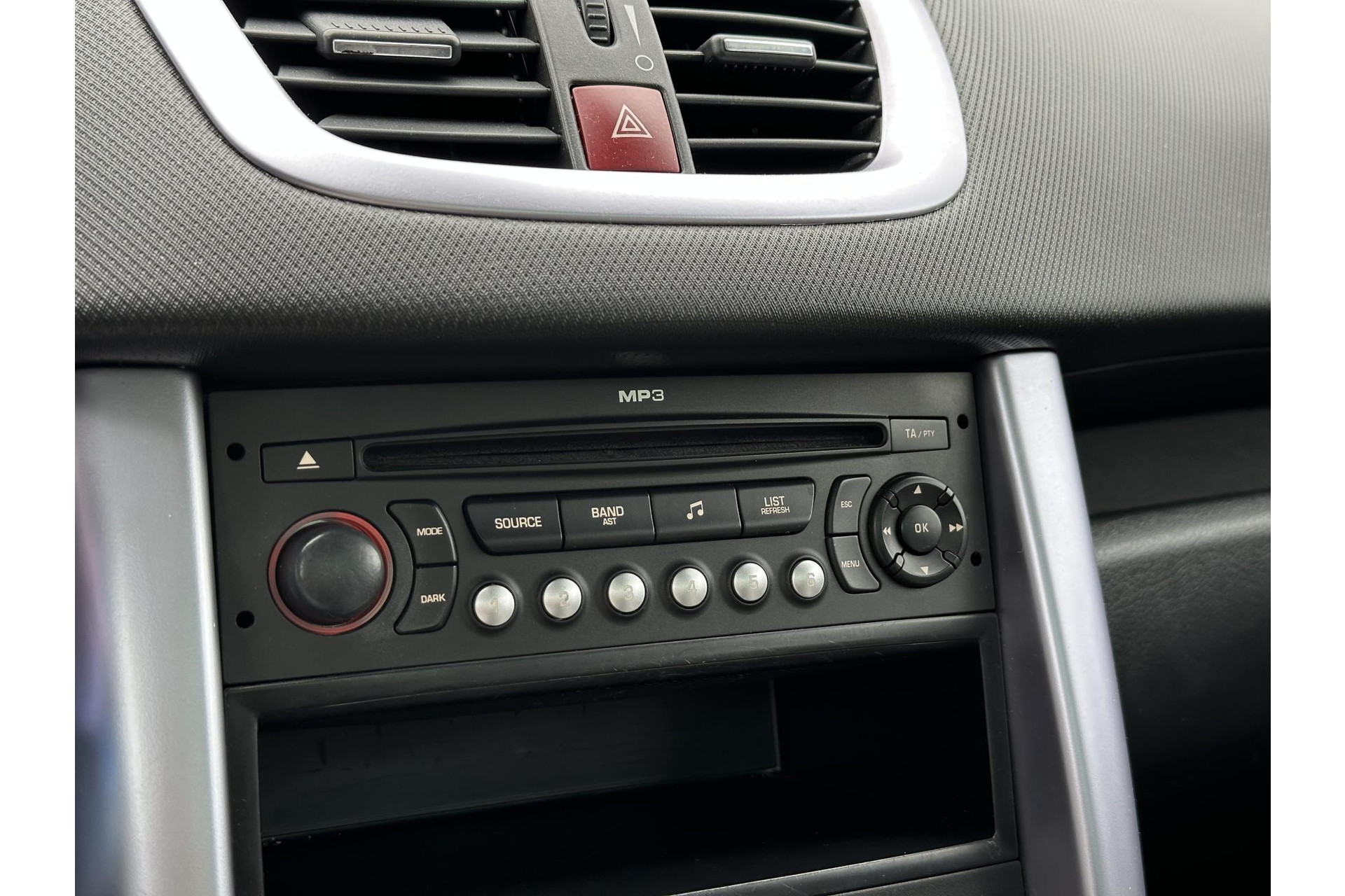 Peugeot 207 CC 1.6 VTi Roland Garros 2008  21