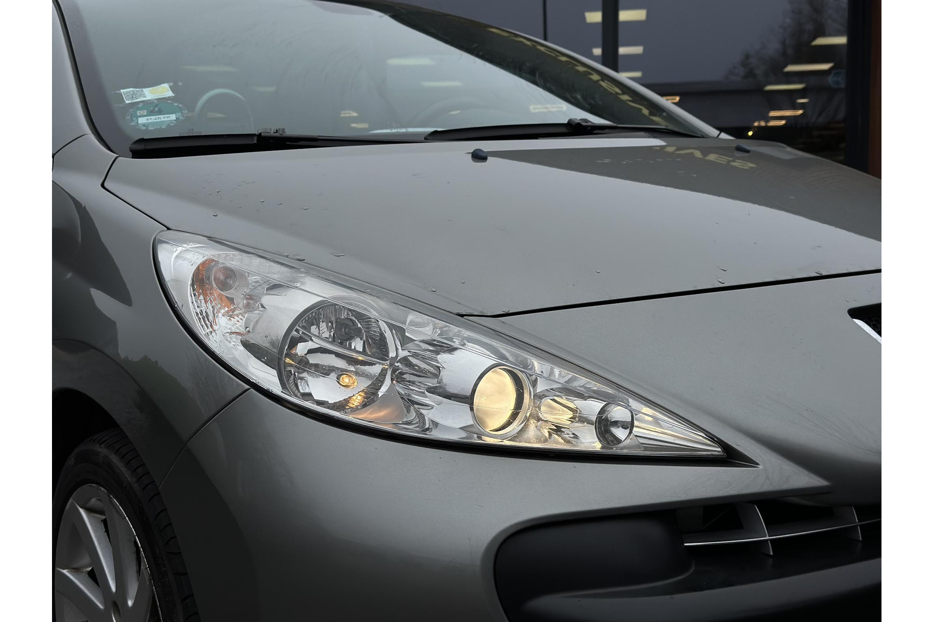 Peugeot 207 CC 1.6 VTi Roland Garros 2008  5