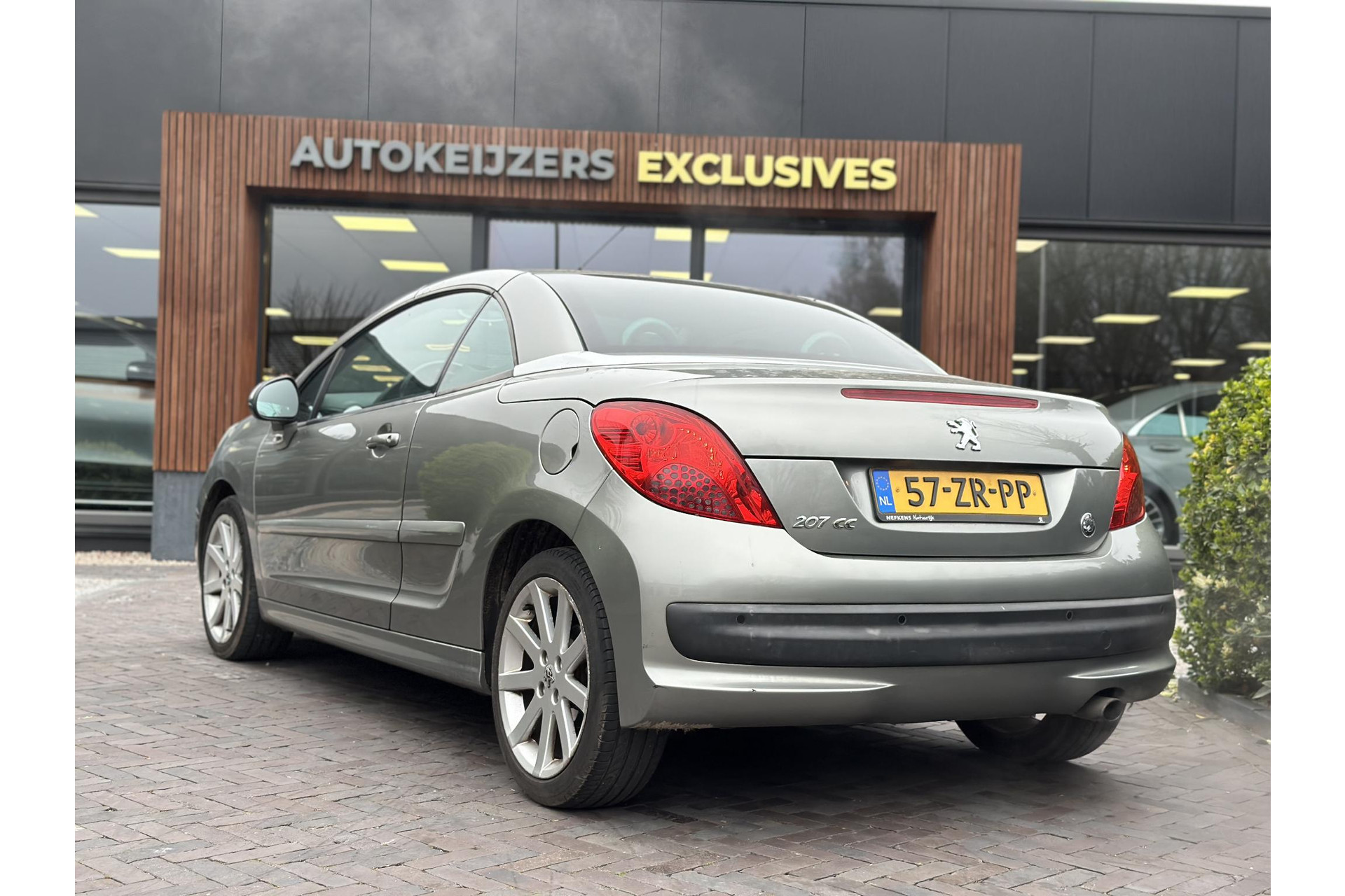 Peugeot 207 CC 1.6 VTi Roland Garros 2008  9