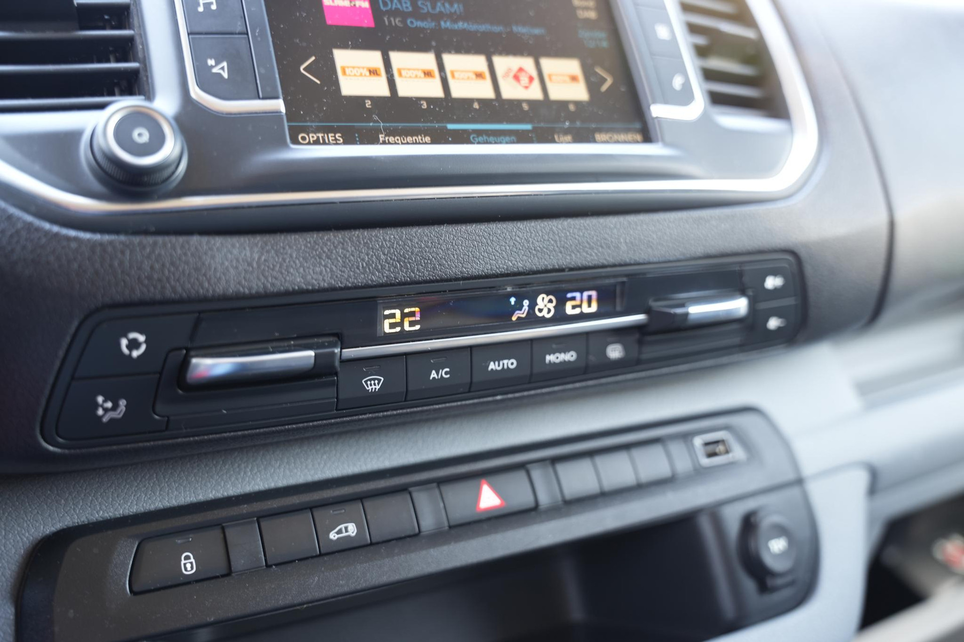 Peugeot Expert 2.0 BlueHDI 180 Standard Premium 2019 Noir perla nera 24