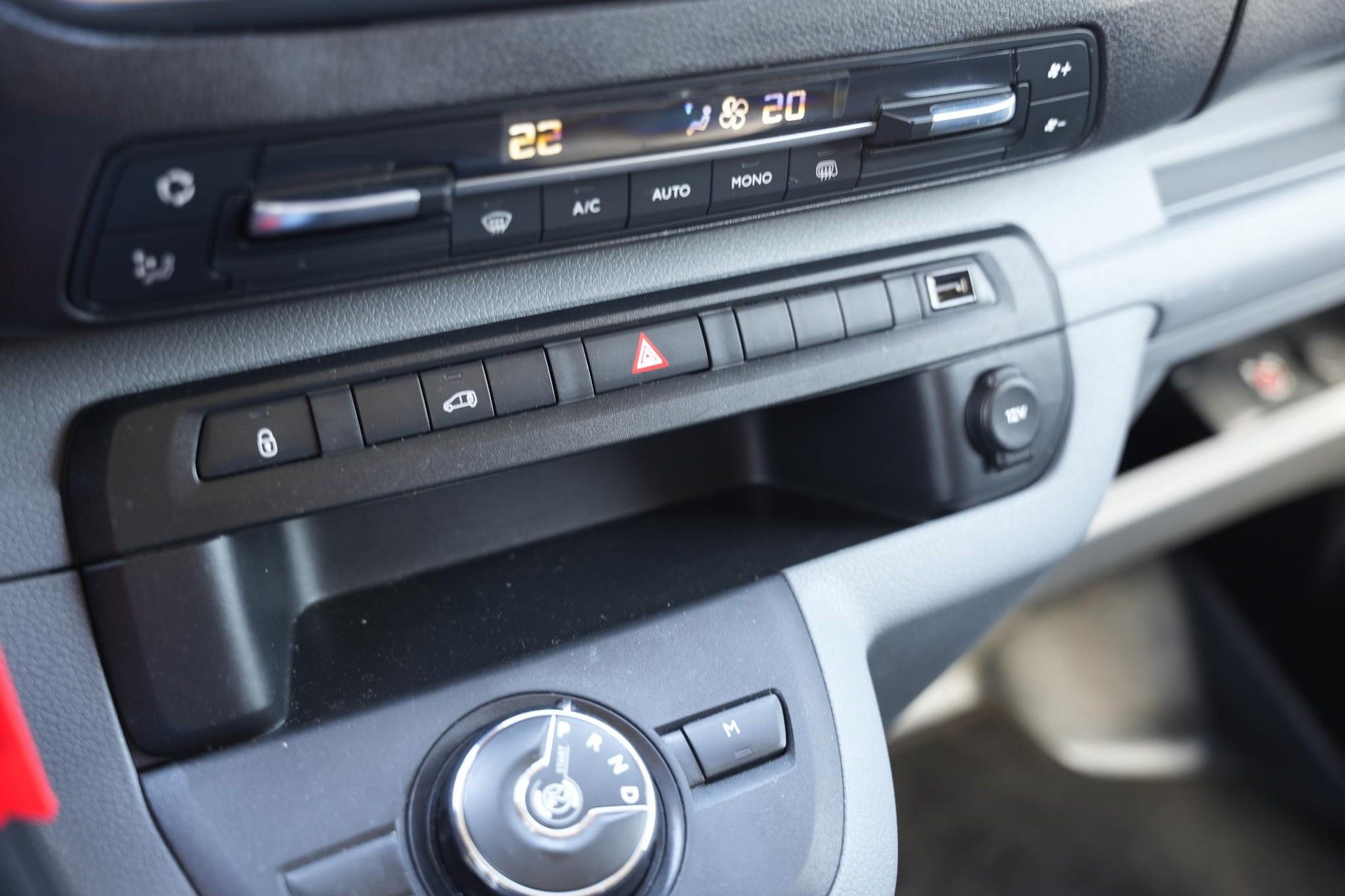 Peugeot Expert 2.0 BlueHDI 180 Standard Premium 2019 Noir perla nera 25