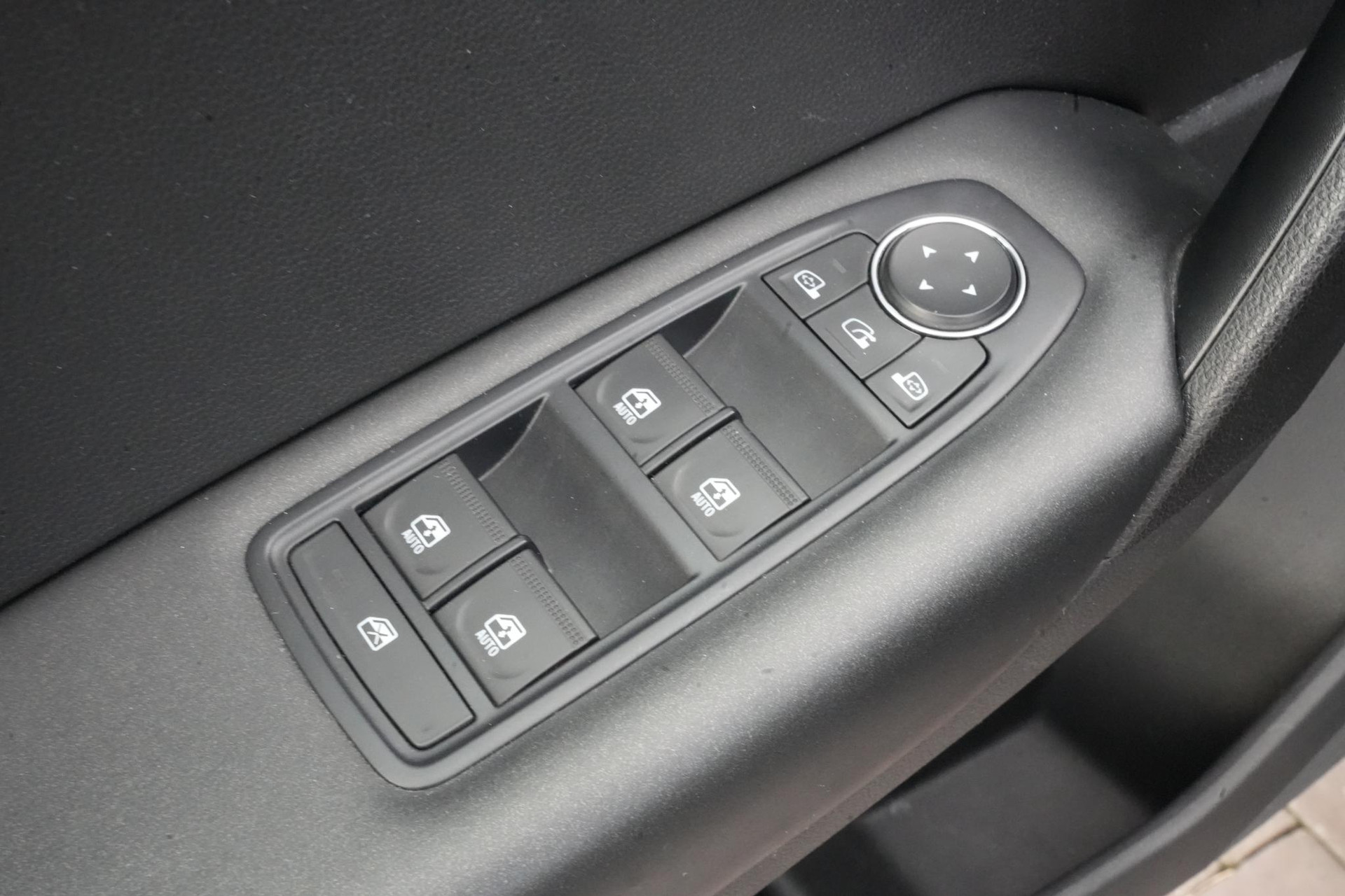 Renault Captur 1.0 TCe 100 Bi-Fuel Zen 2021 Noir etoilé gne 11