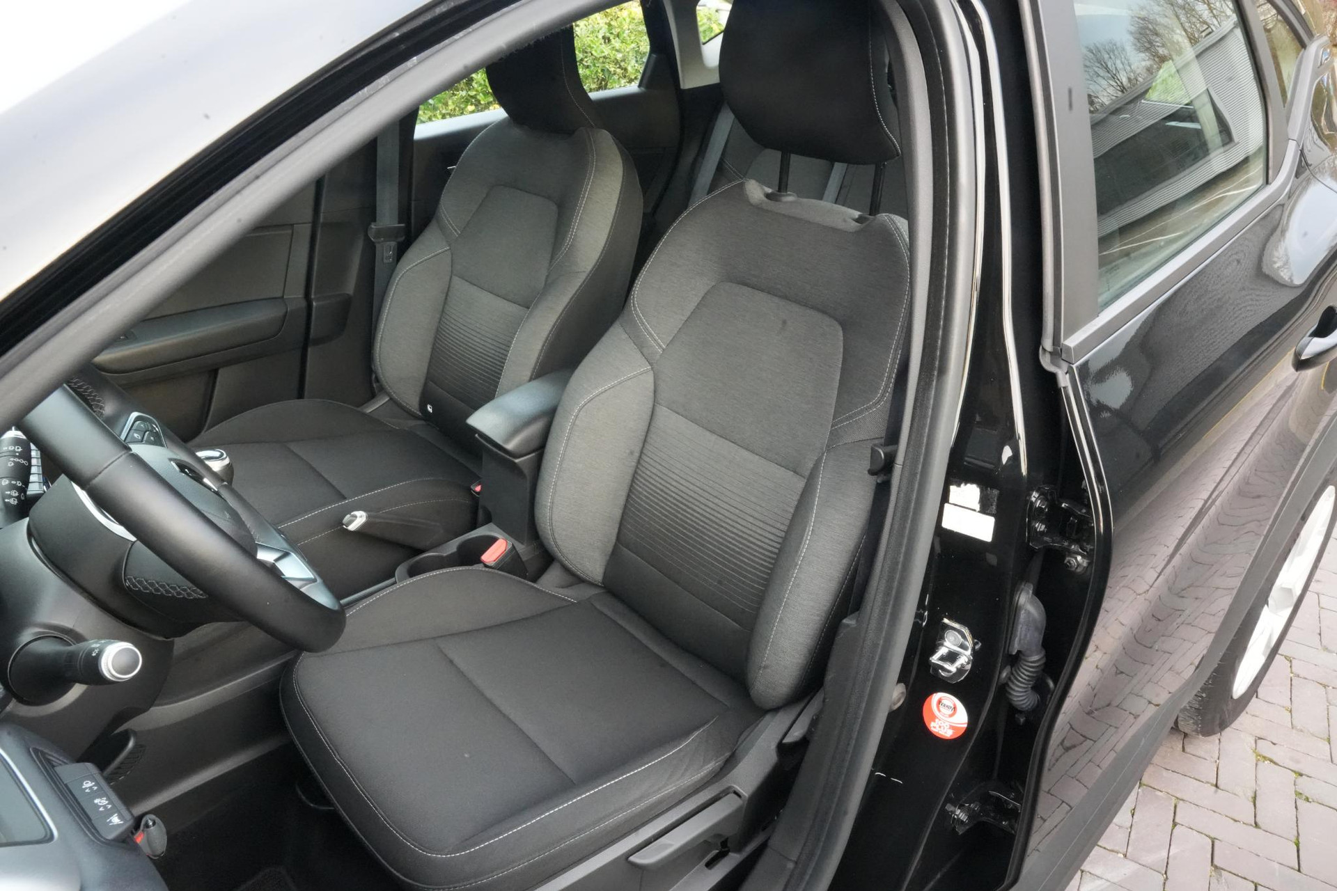Renault Captur 1.0 TCe 100 Bi-Fuel Zen 2021 Noir etoilé gne 12