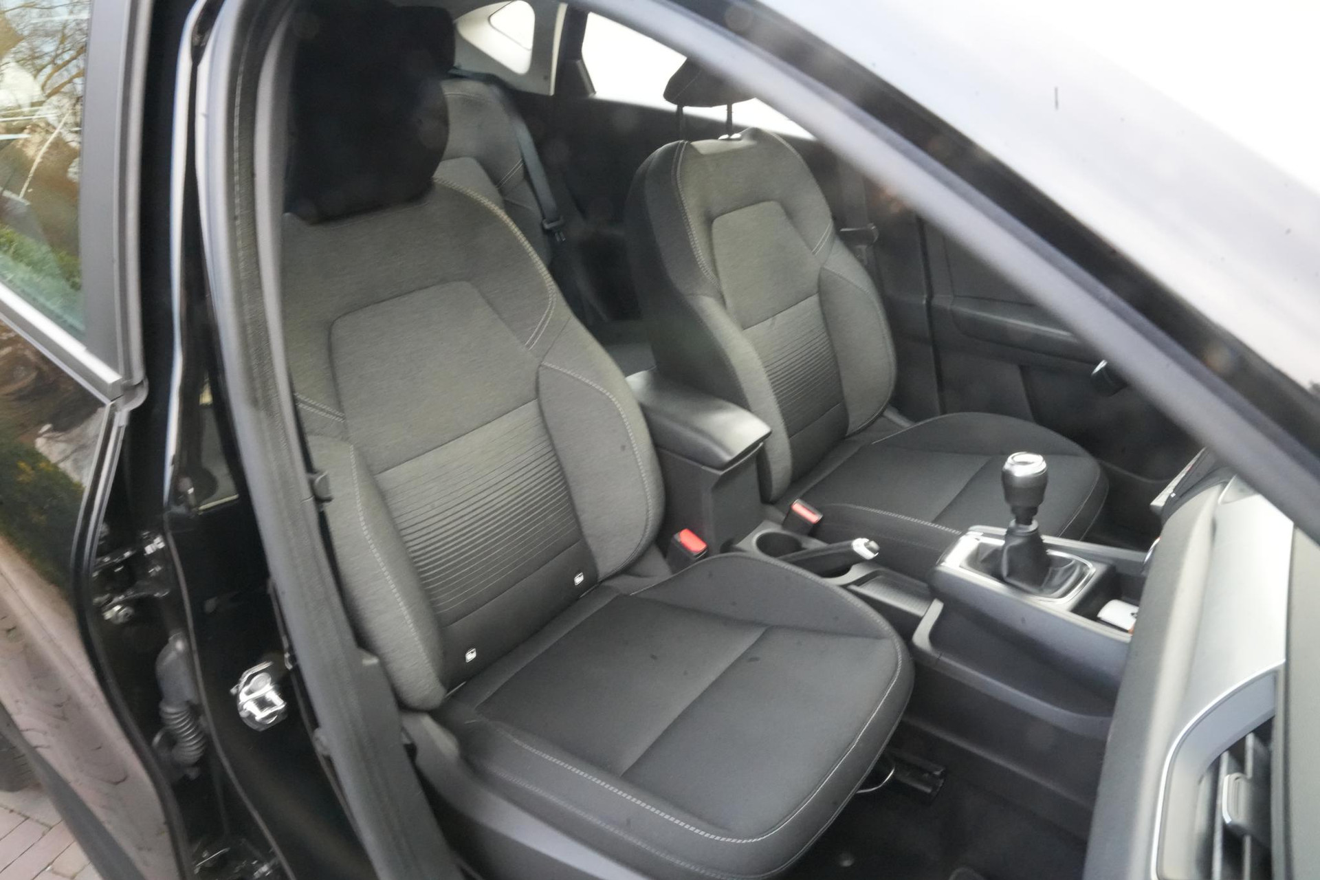 Renault Captur 1.0 TCe 100 Bi-Fuel Zen 2021 Noir etoilé gne 13