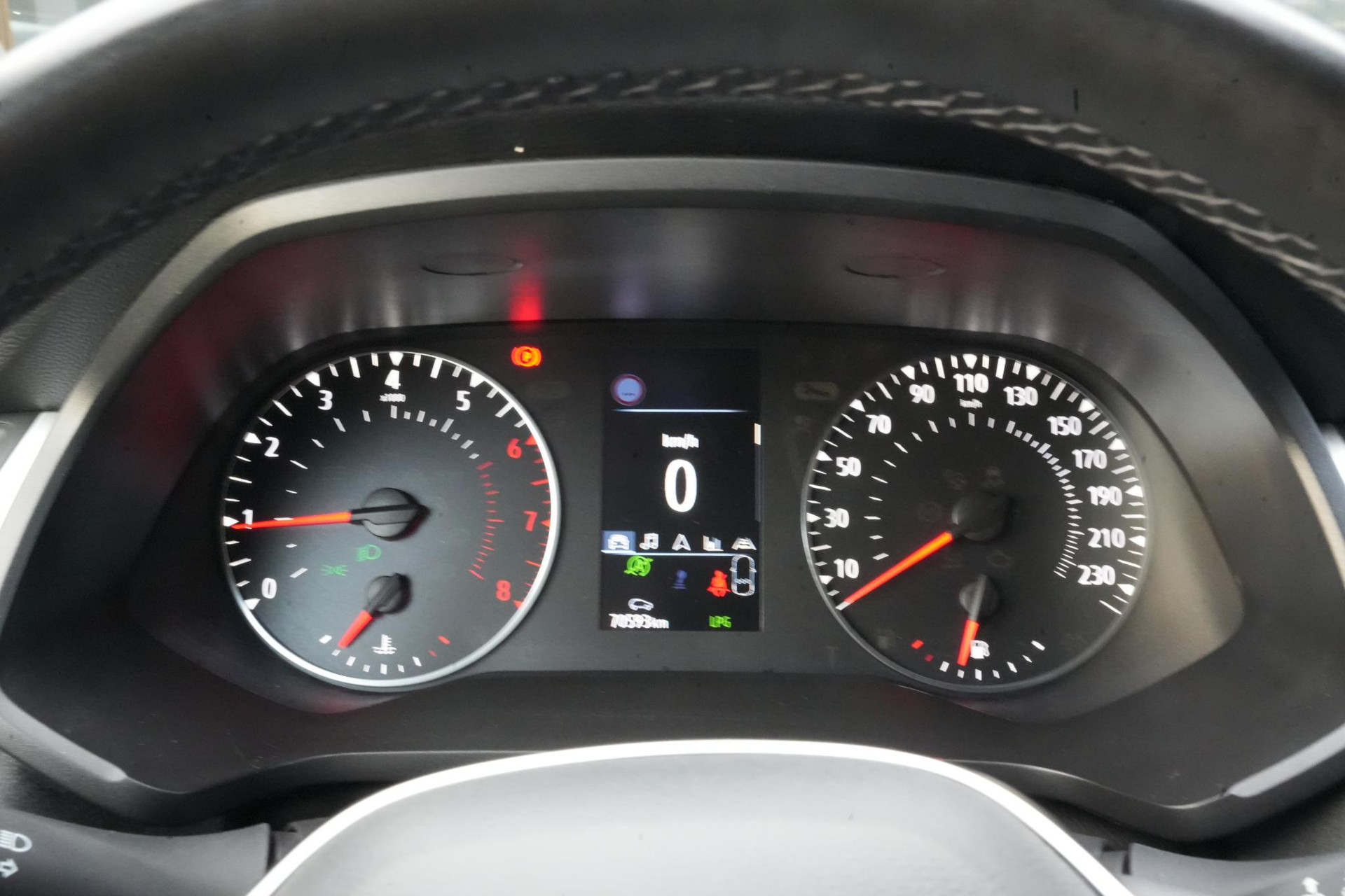 Renault Captur 1.0 TCe 100 Bi-Fuel Zen 2021 Noir etoilé gne 16