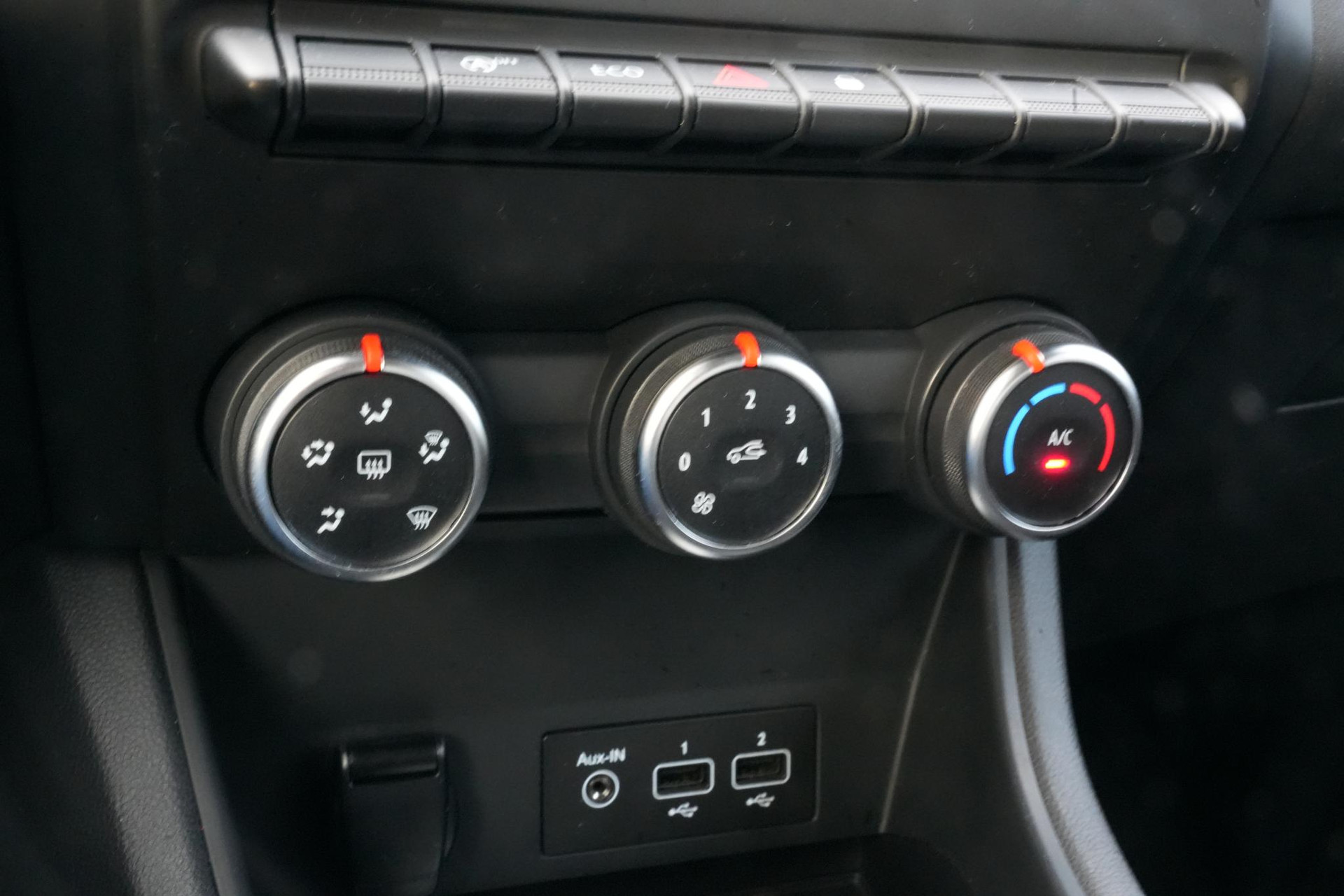 Renault Captur 1.0 TCe 100 Bi-Fuel Zen 2021 Noir etoilé gne 19