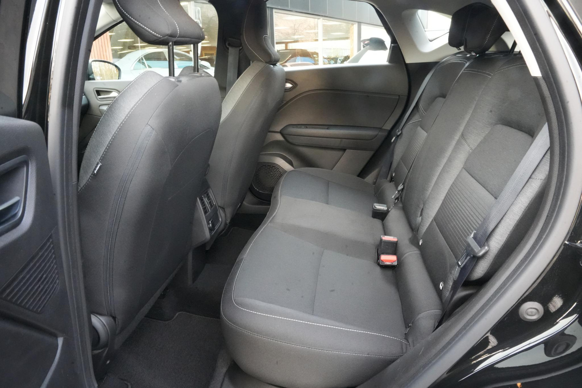 Renault Captur 1.0 TCe 100 Bi-Fuel Zen 2021 Noir etoilé gne 9