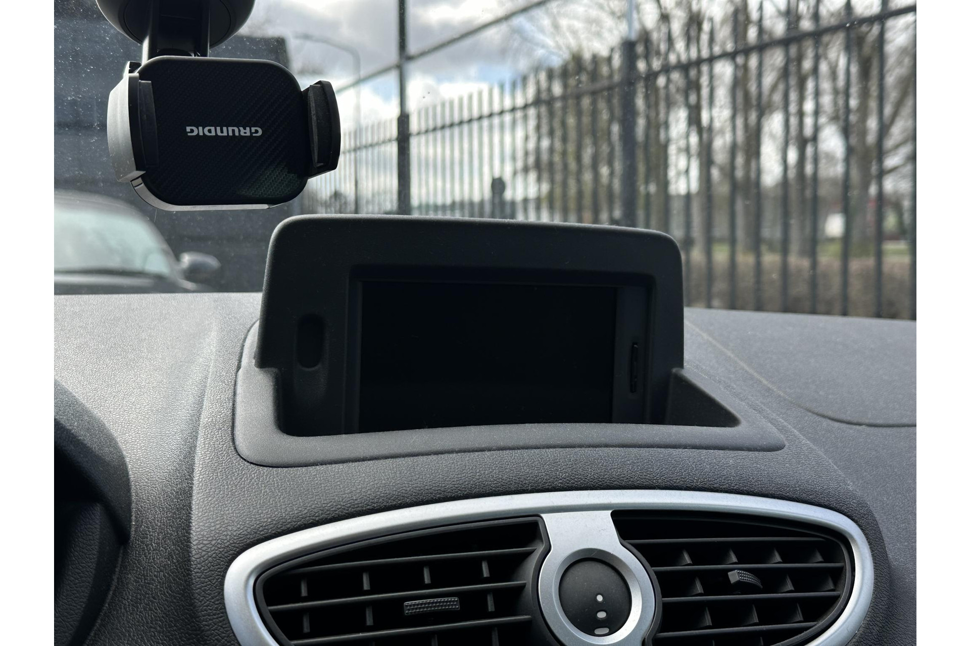 Renault Clio 1.5 dCi Parisienne 2011 Blanc glacier  10