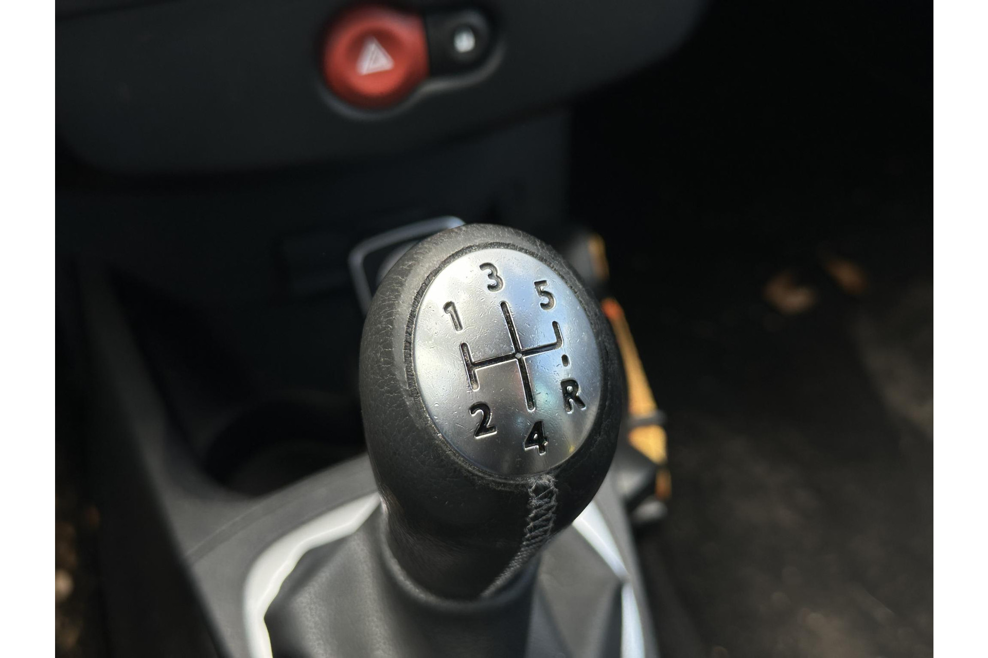 Renault Clio 1.5 dCi Parisienne 2011 Blanc glacier  12