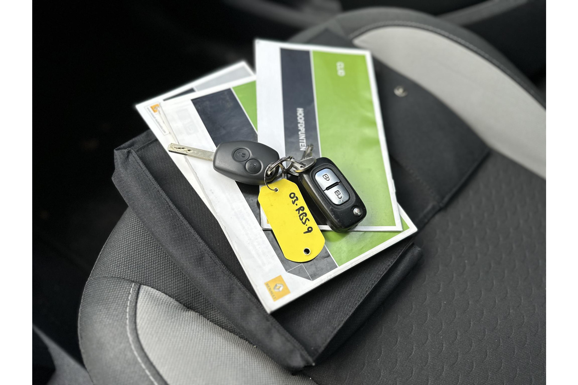 Renault Clio 1.5 dCi Parisienne 2011 Blanc glacier  14