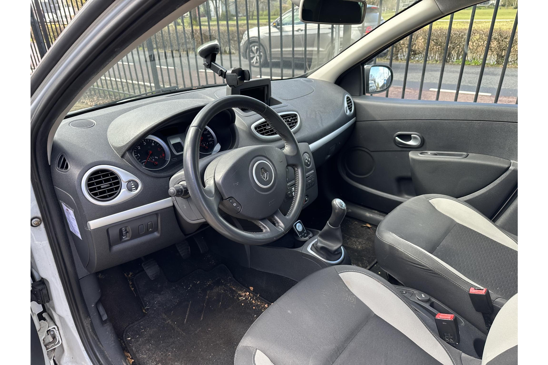 Renault Clio 1.5 dCi Parisienne 2011 Blanc glacier  2