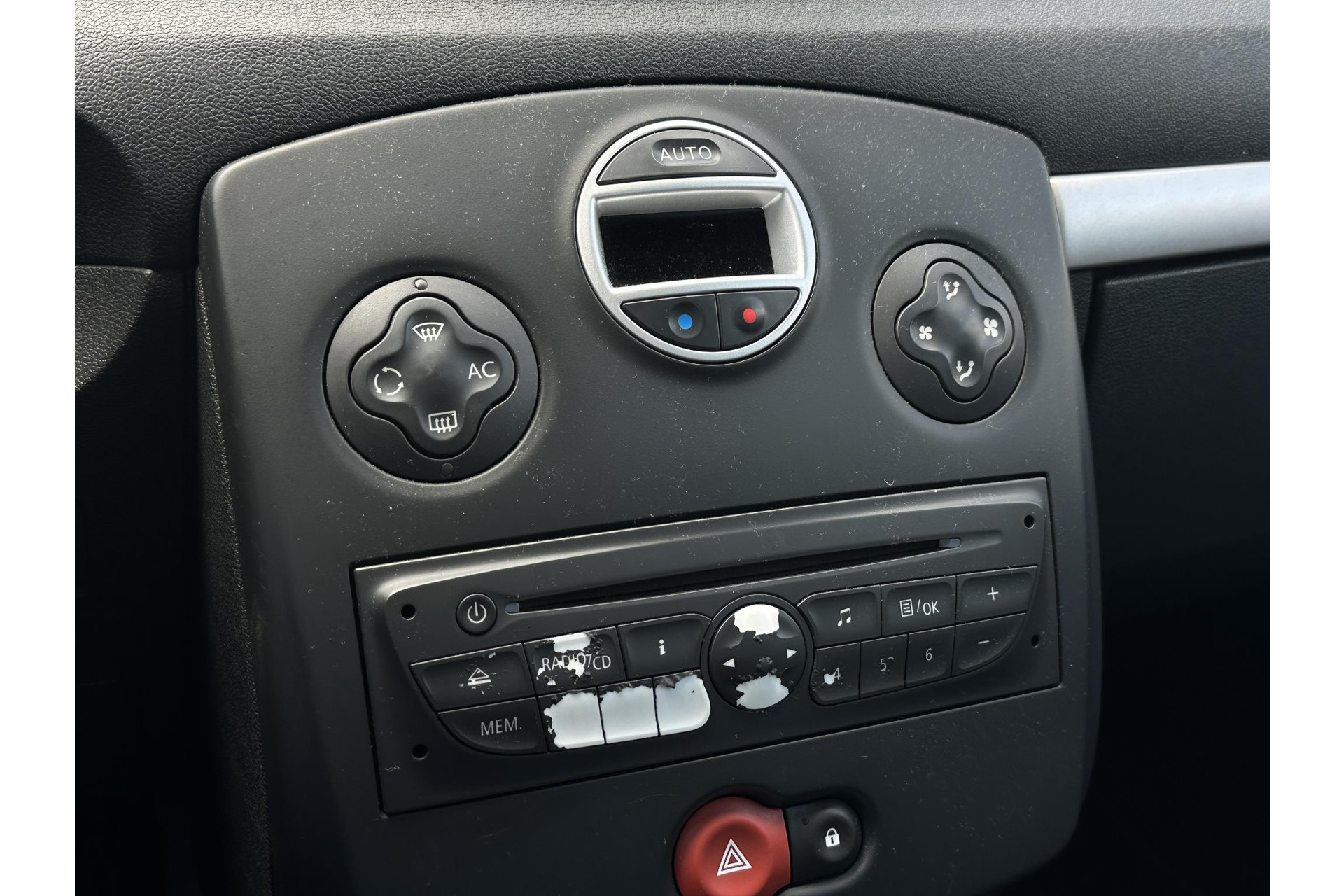 Renault Clio 1.5 dCi Parisienne 2011 Blanc glacier  6