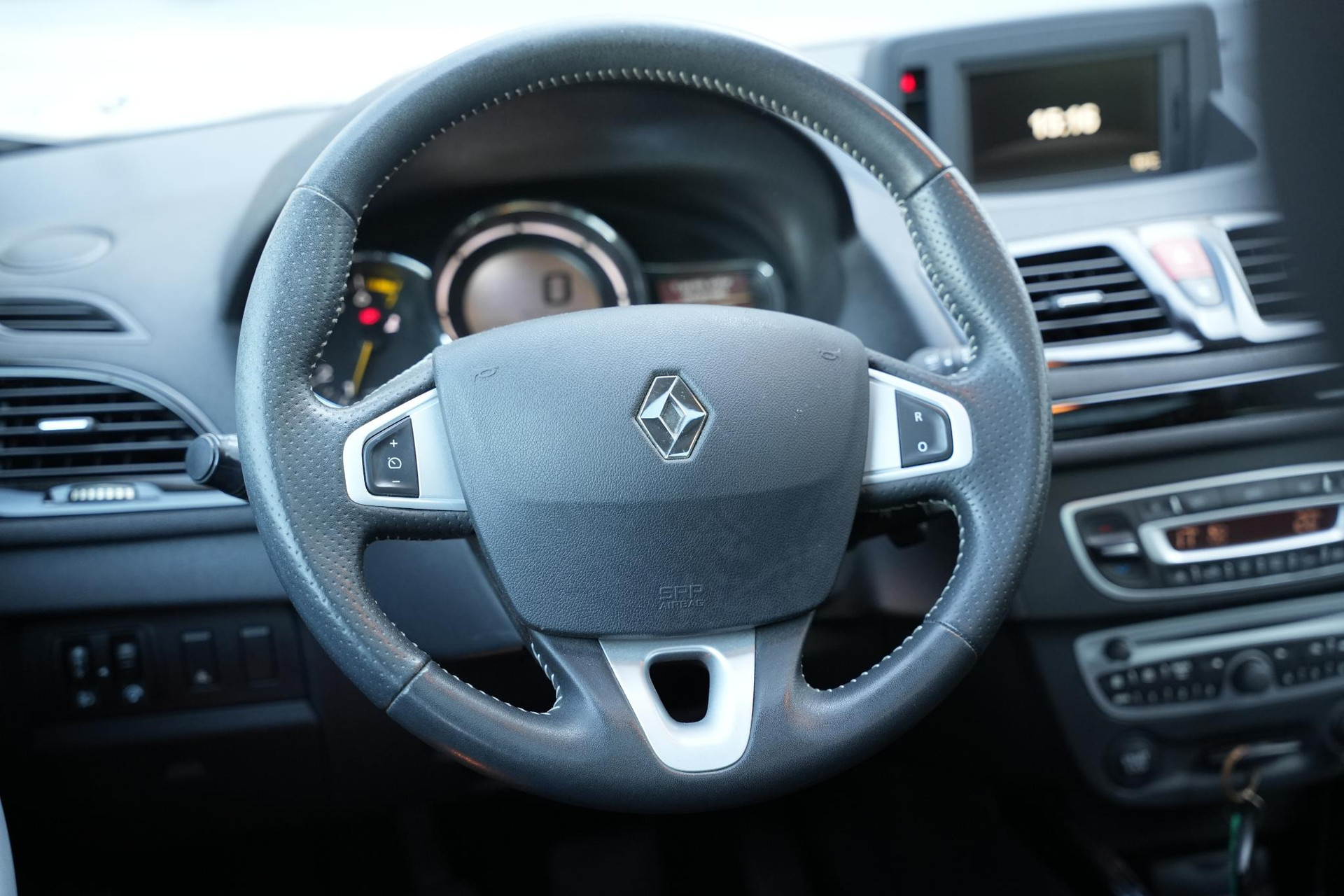 Renault Mégane Estate 1.4 TCe Bose 2011 Gris platine  10