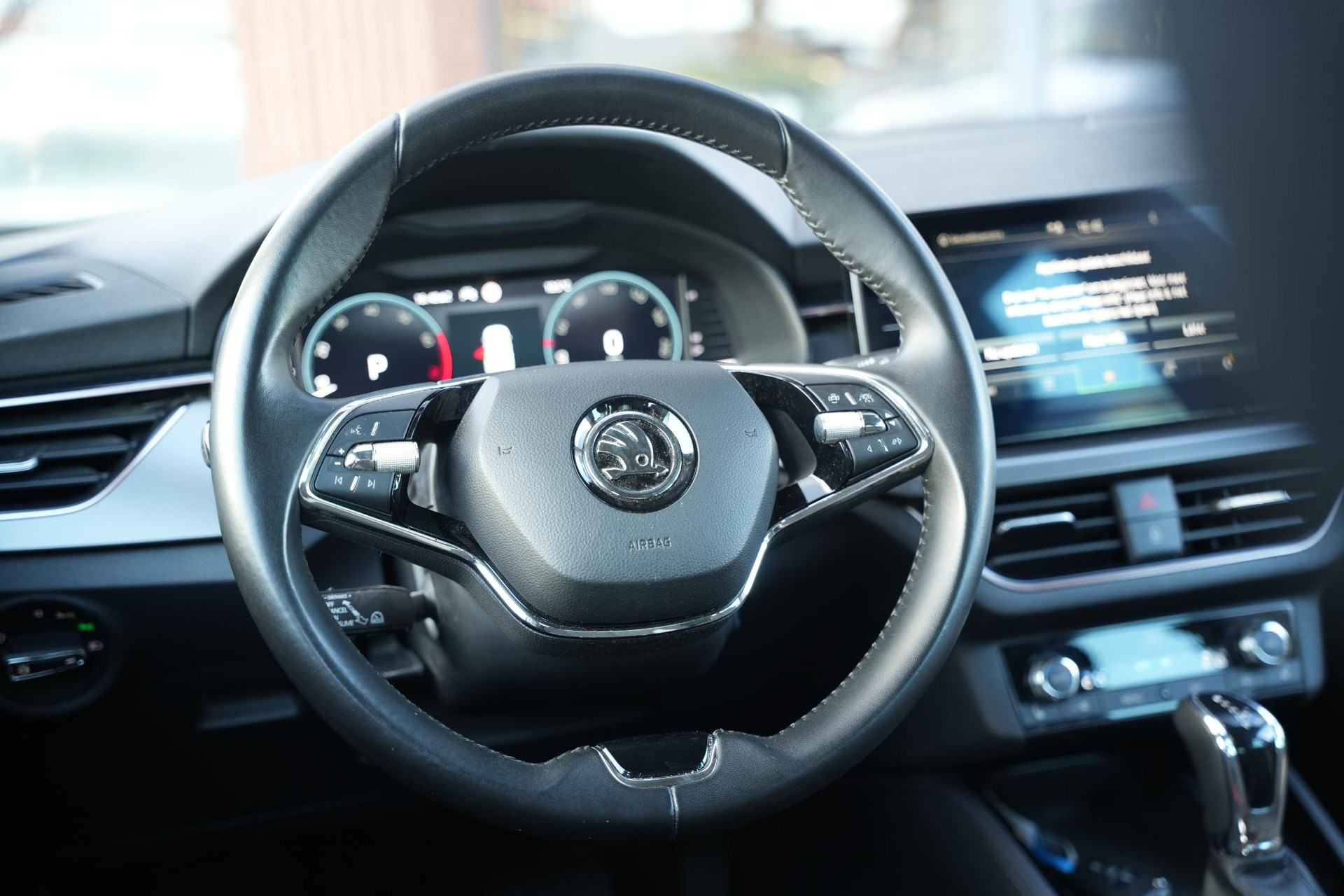 Škoda Kamiq 1.5 TSI ACT Business Edition 2023 Candy white 12