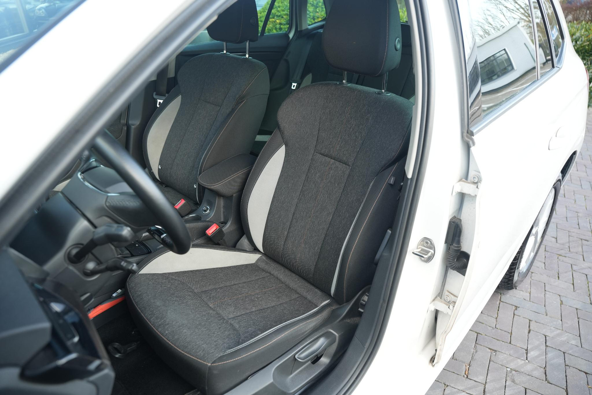 Škoda Kamiq 1.5 TSI ACT Business Edition 2023 Candy white 16