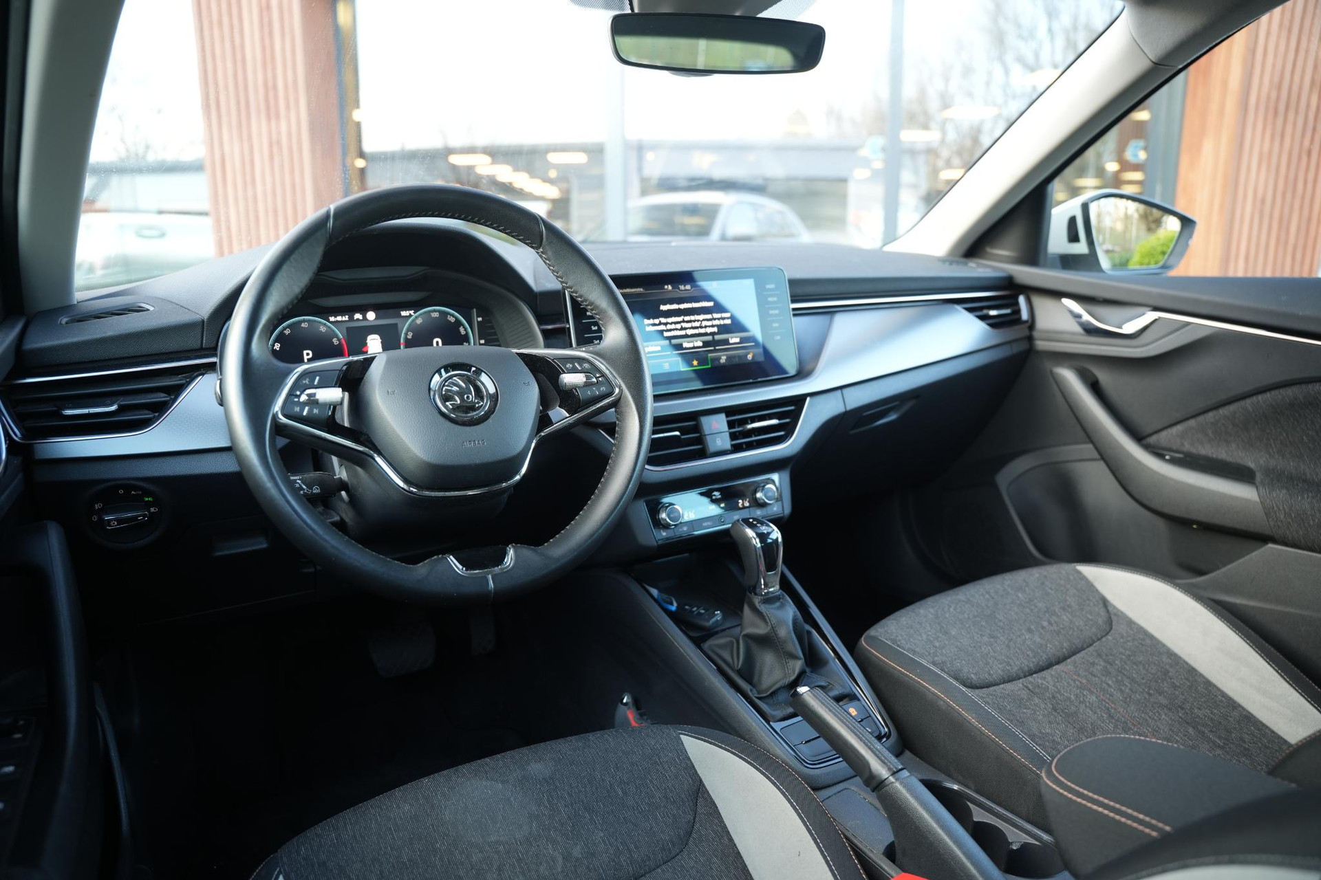 Škoda Kamiq 1.5 TSI ACT Business Edition 2023 Candy white 2