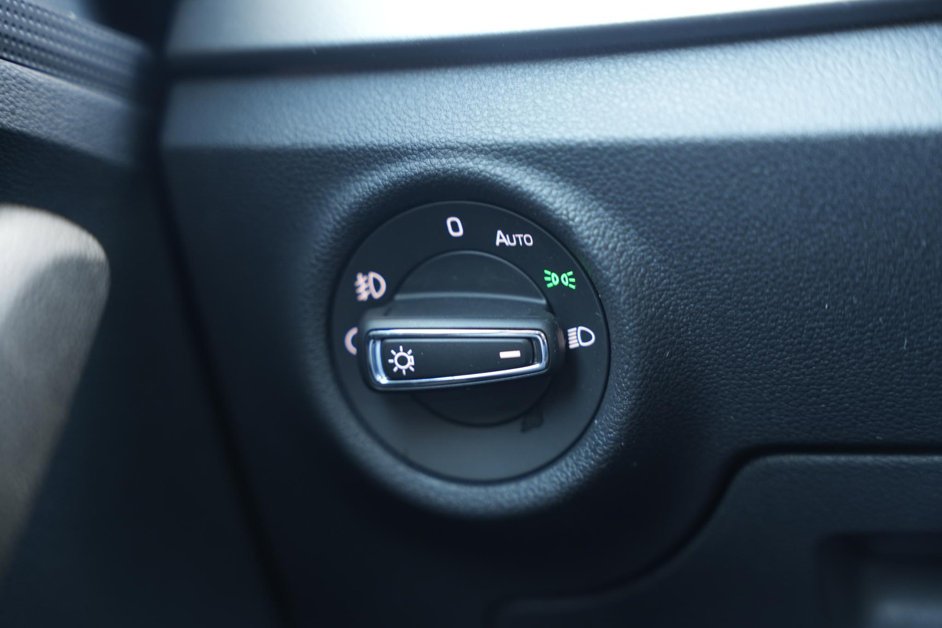 Škoda Kamiq 1.5 TSI ACT Business Edition 2023 Candy white 21