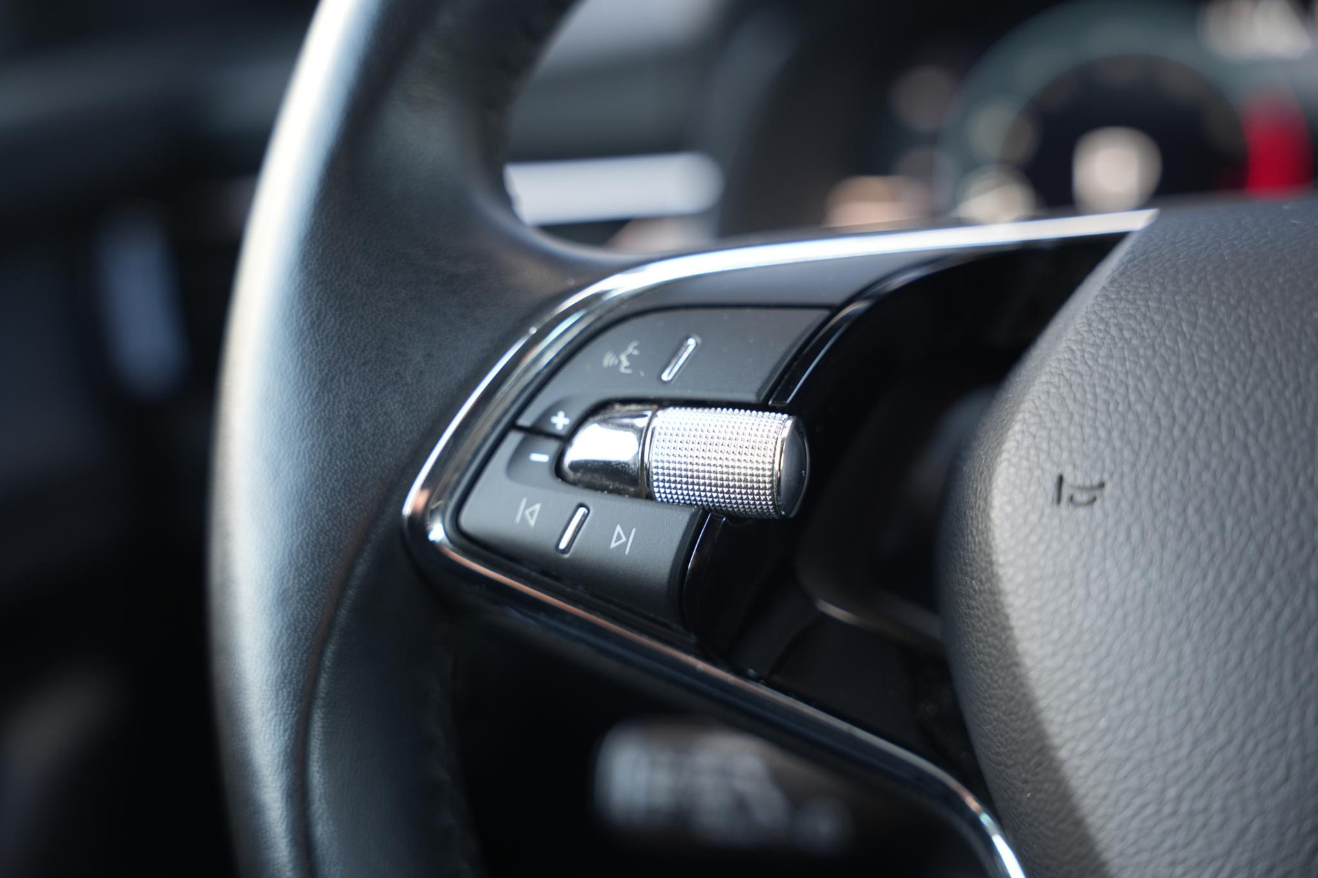 Škoda Kamiq 1.5 TSI ACT Business Edition 2023 Candy white 24