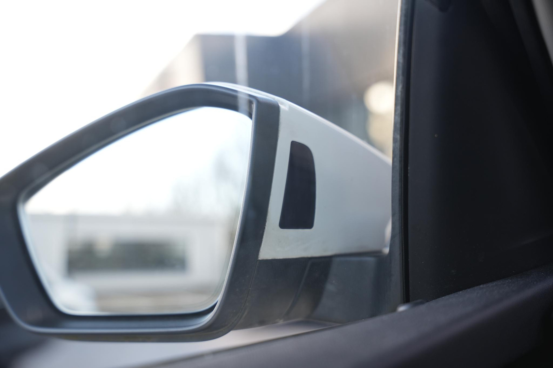 Škoda Kamiq 1.5 TSI ACT Business Edition 2023 Candy white 32